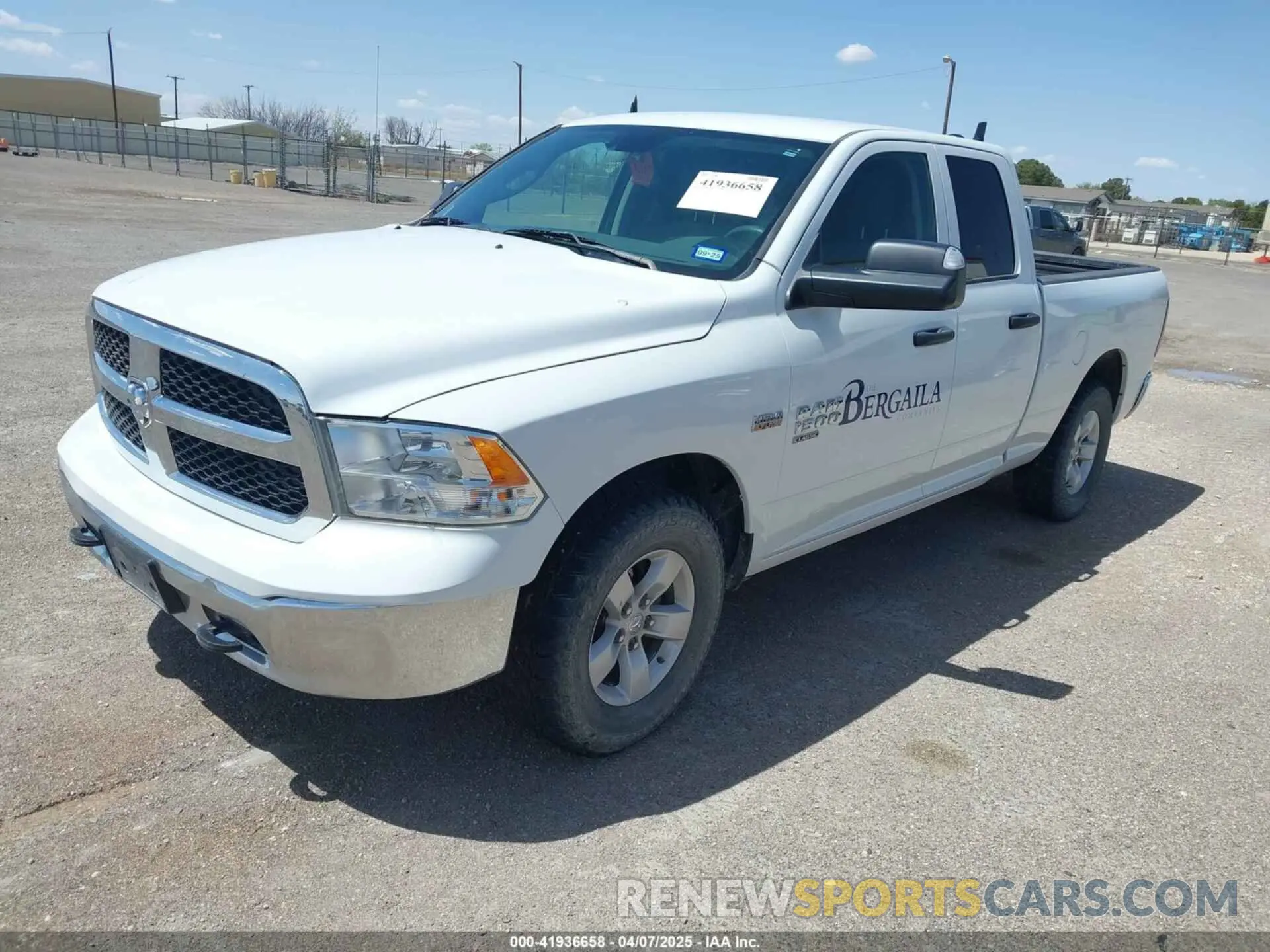2 Photograph of a damaged car 1C6RR7FT9NS238214 RAM 1500 CLASSIC 2022