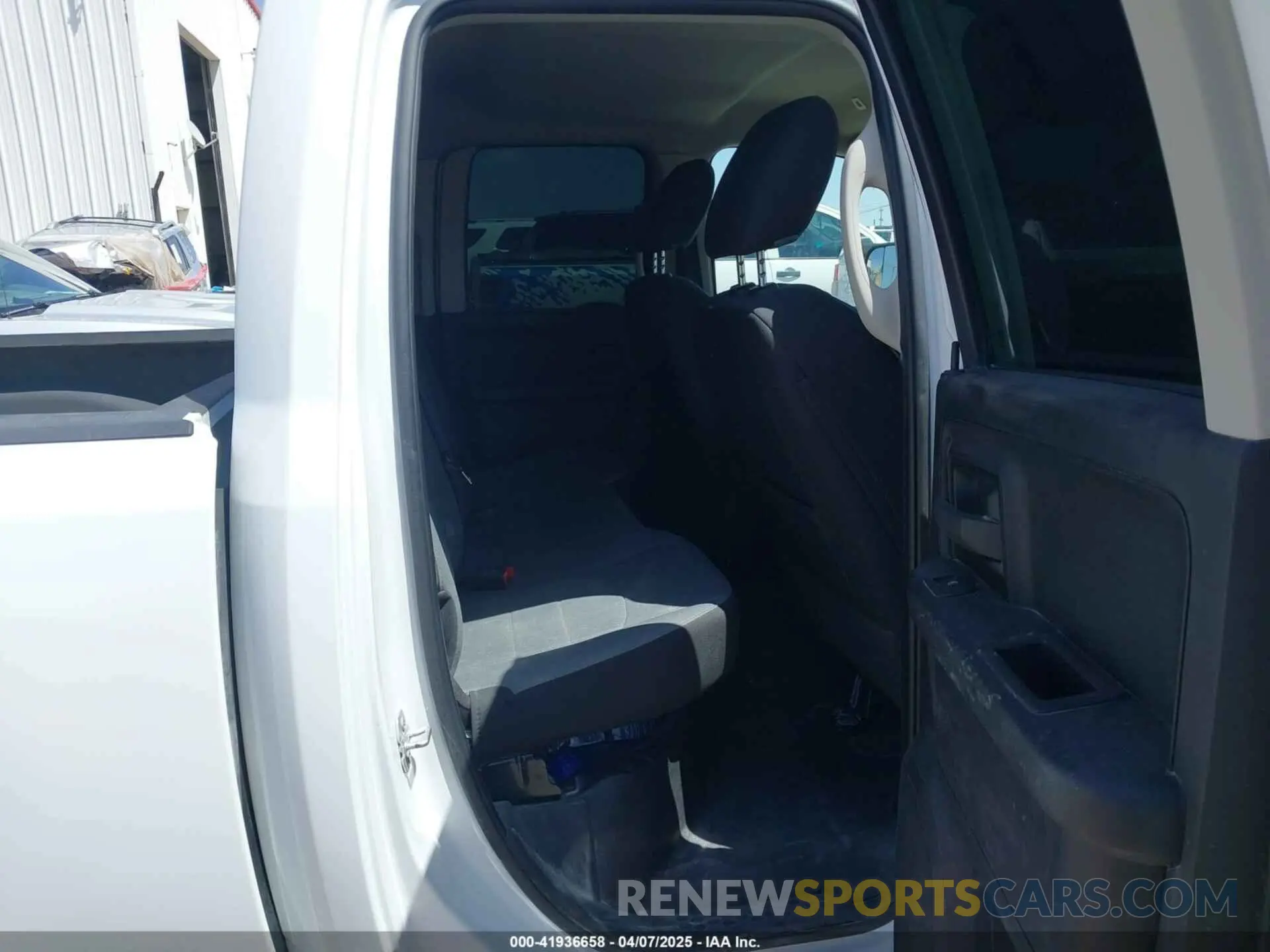 8 Photograph of a damaged car 1C6RR7FT9NS238214 RAM 1500 CLASSIC 2022