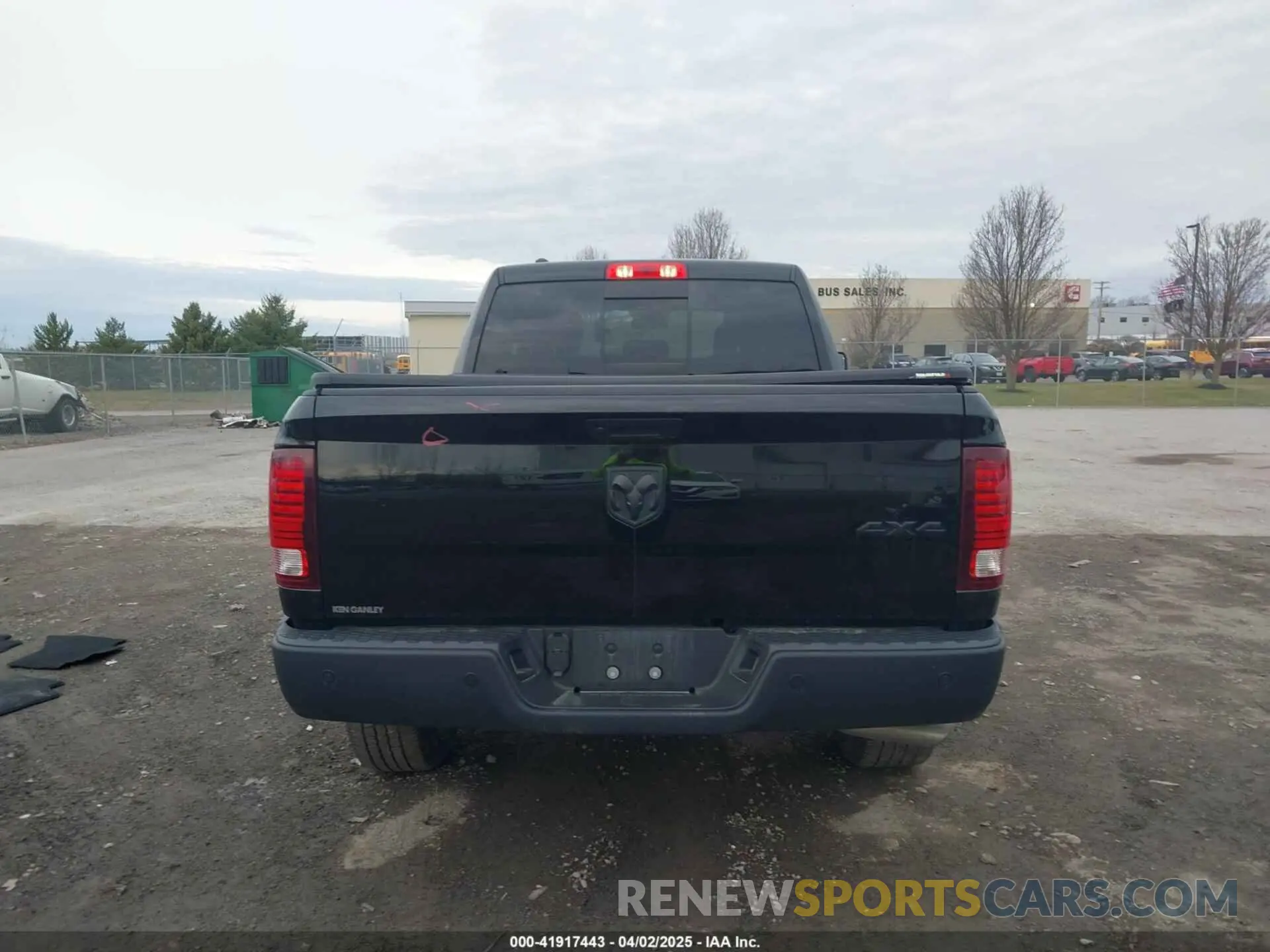 17 Photograph of a damaged car 1C6RR7GG5NS230063 RAM 1500 CLASSIC 2022