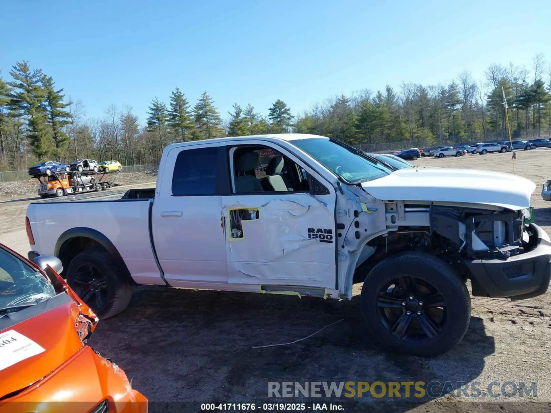14 Photograph of a damaged car 1C6RR7GG8NS122018 RAM 1500 CLASSIC 2022