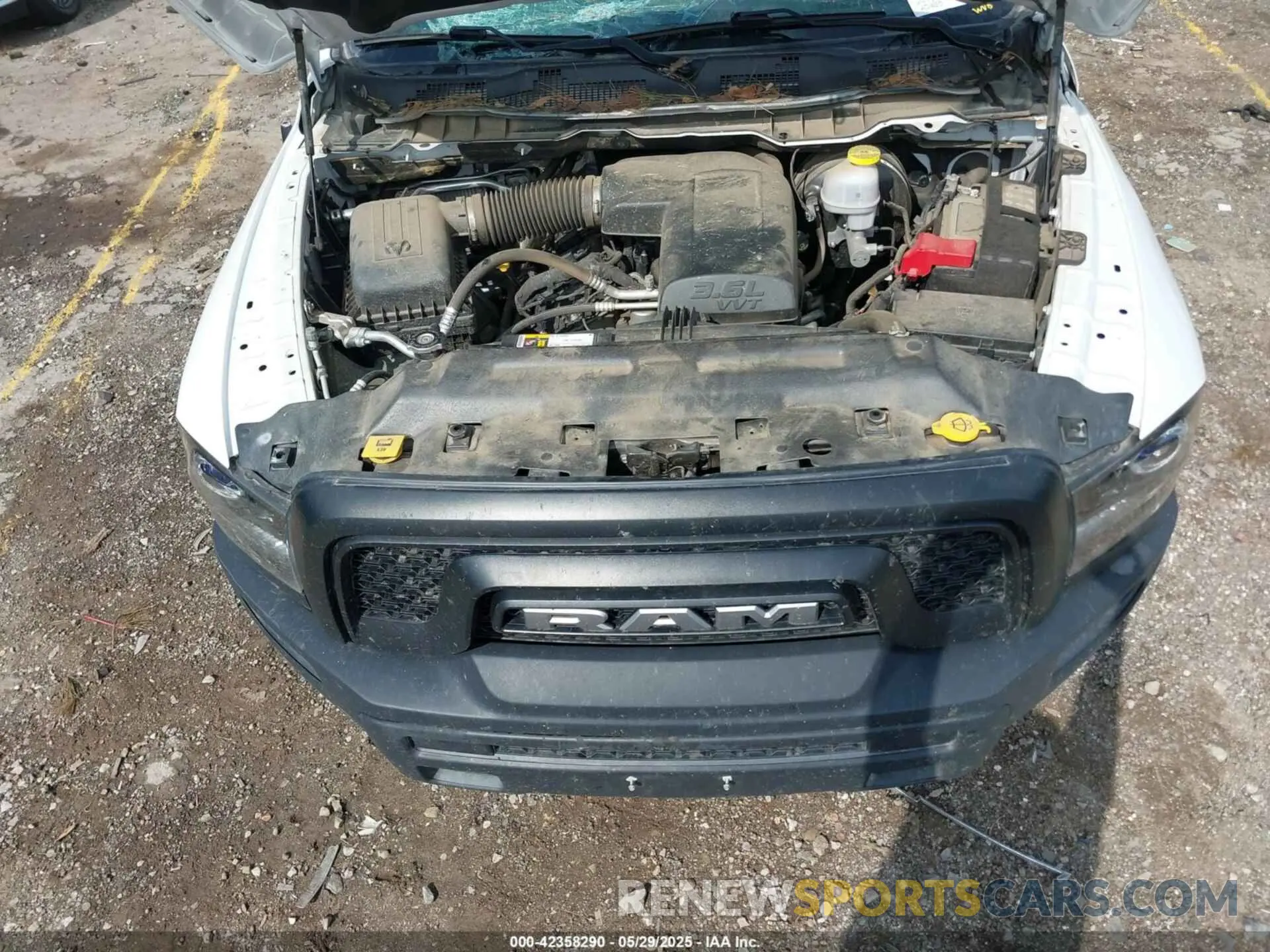 10 Photograph of a damaged car 1C6RR7GGXNS164061 RAM 1500 CLASSIC 2022