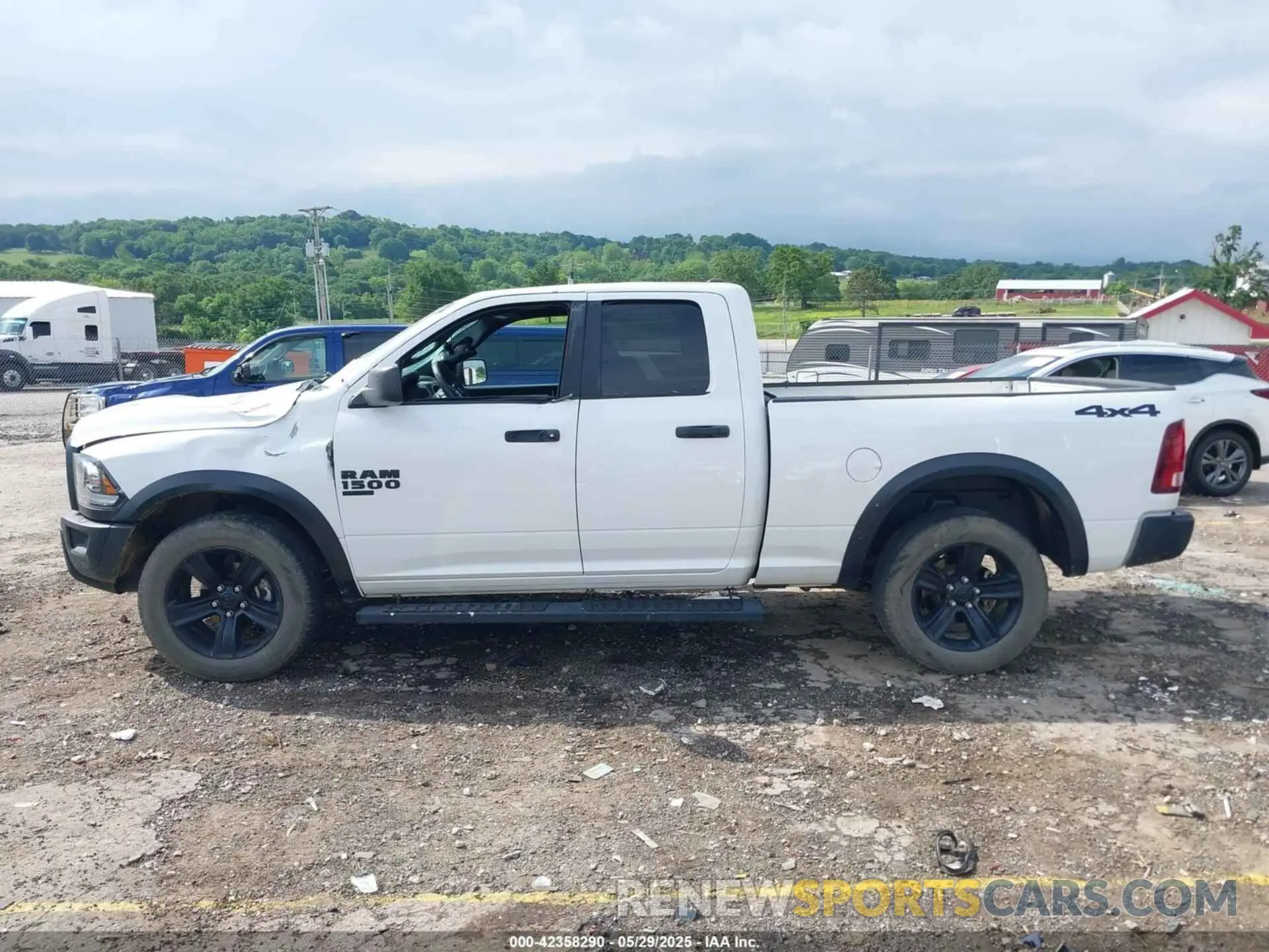 14 Photograph of a damaged car 1C6RR7GGXNS164061 RAM 1500 CLASSIC 2022