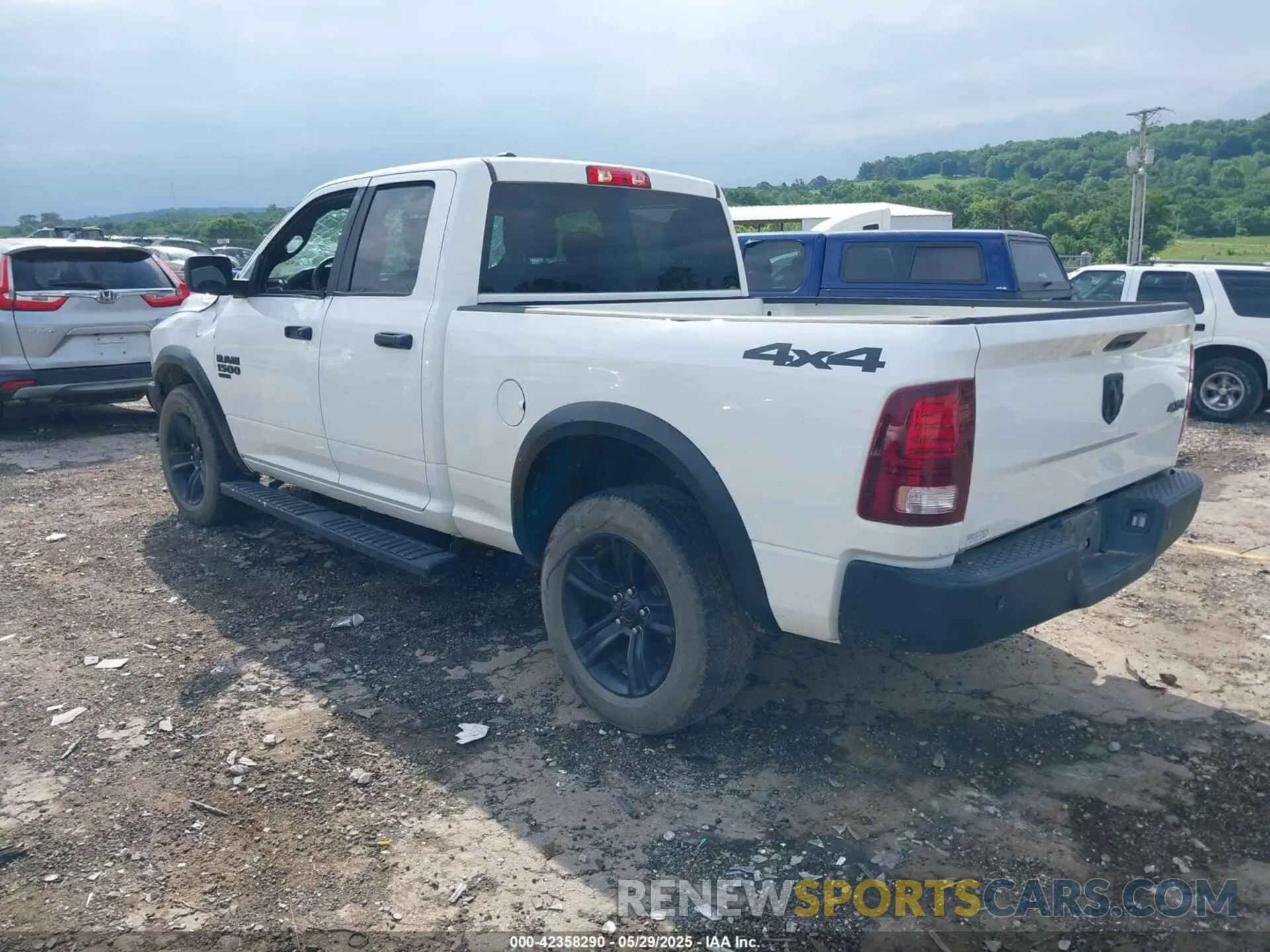 3 Photograph of a damaged car 1C6RR7GGXNS164061 RAM 1500 CLASSIC 2022
