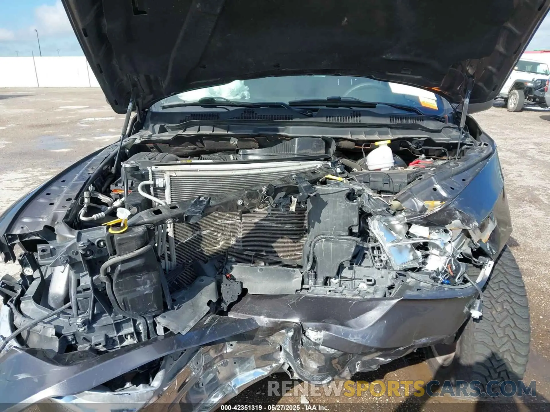 10 Photograph of a damaged car 1C6RR7LG0NS209837 RAM 1500 CLASSIC 2022