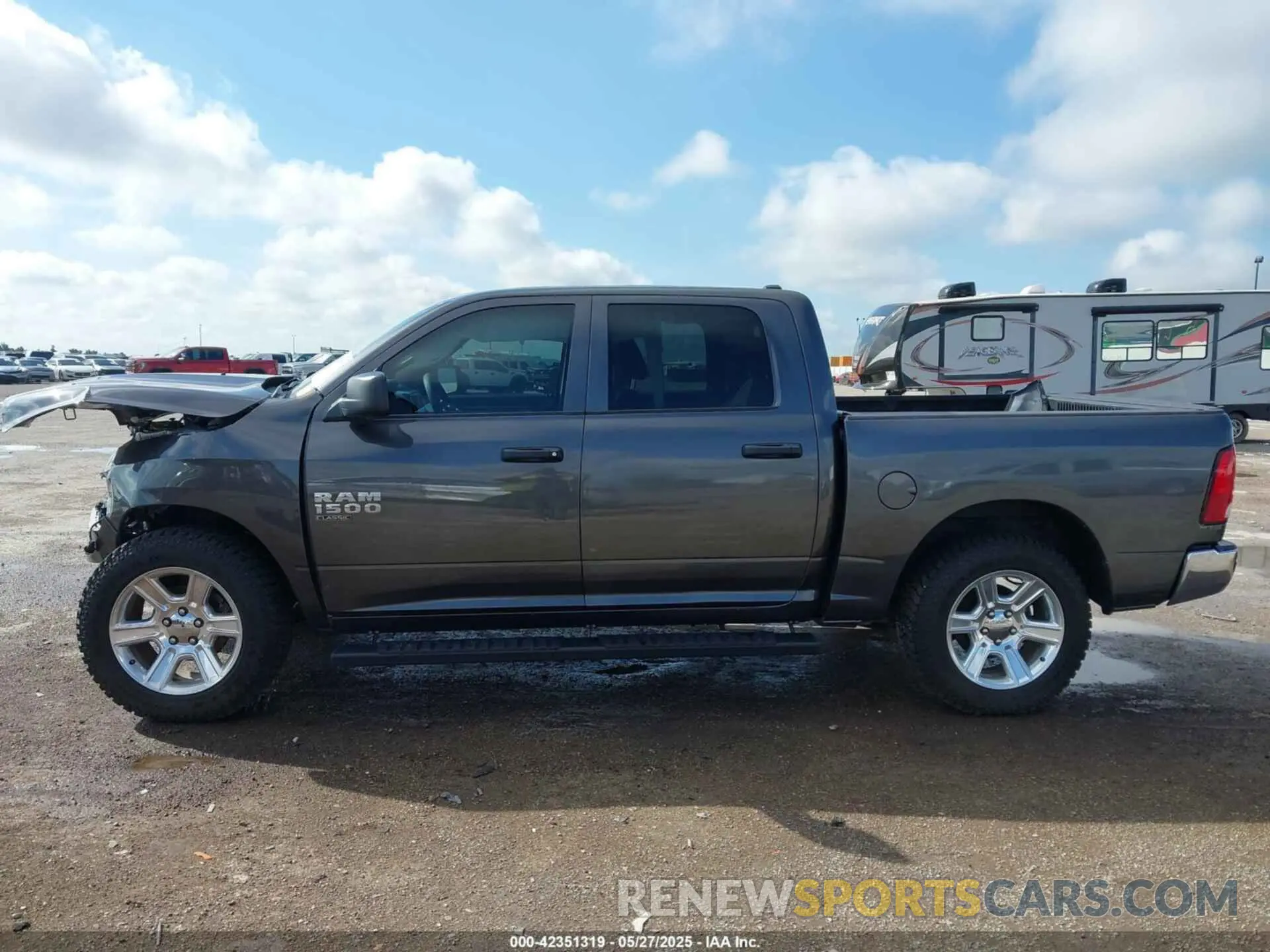 14 Photograph of a damaged car 1C6RR7LG0NS209837 RAM 1500 CLASSIC 2022