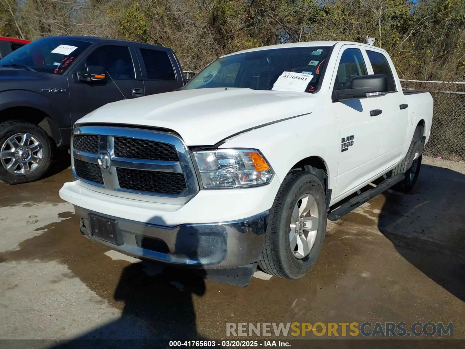 2 Photograph of a damaged car 1C6RR7LG6NS161986 RAM 1500 CLASSIC 2022