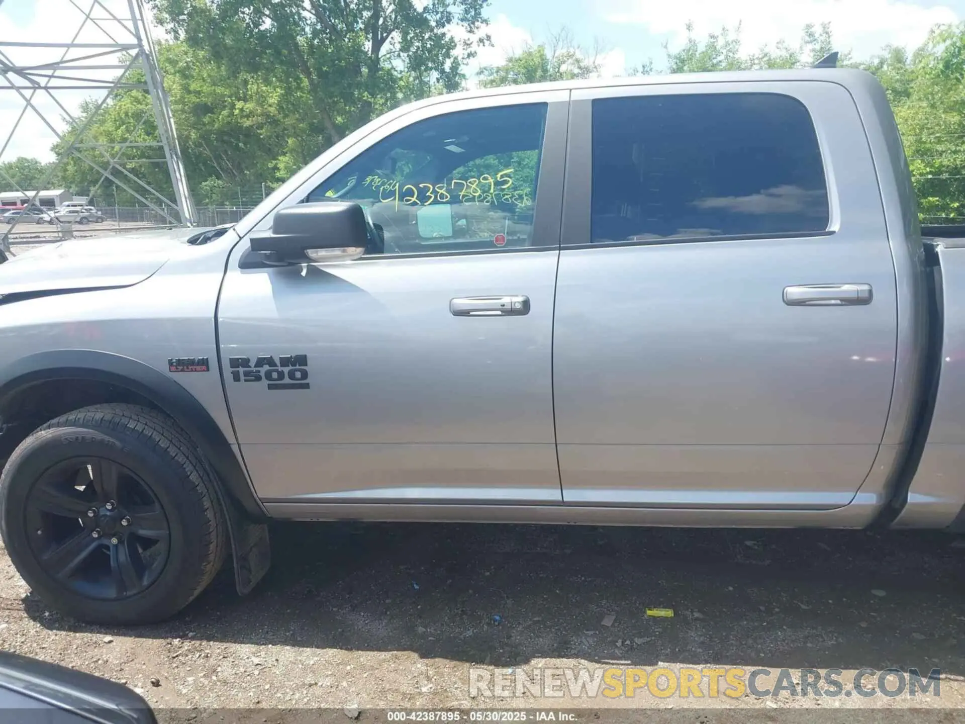15 Photograph of a damaged car 1C6RR7LT0NS120637 RAM 1500 CLASSIC 2022