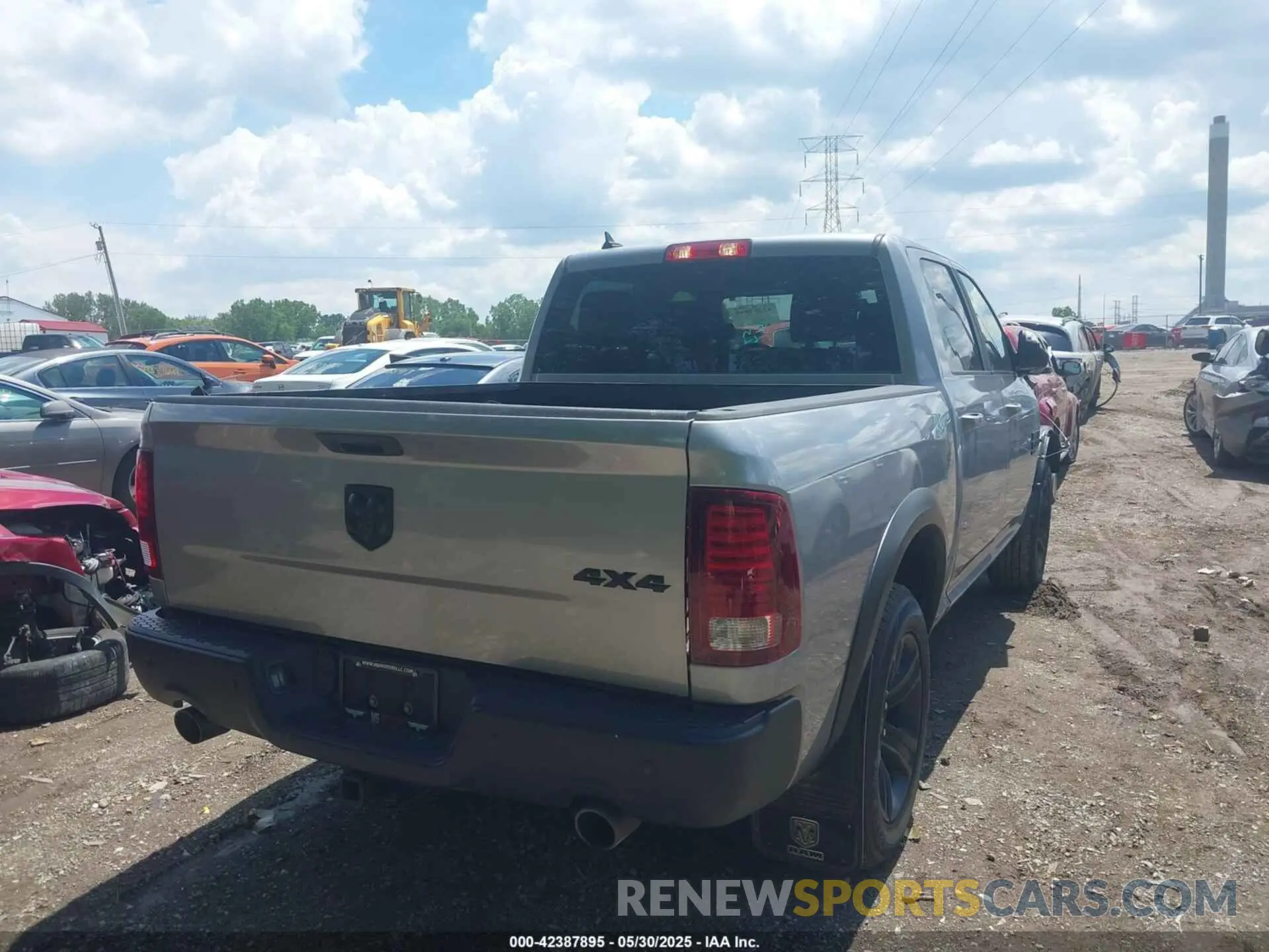 4 Photograph of a damaged car 1C6RR7LT0NS120637 RAM 1500 CLASSIC 2022