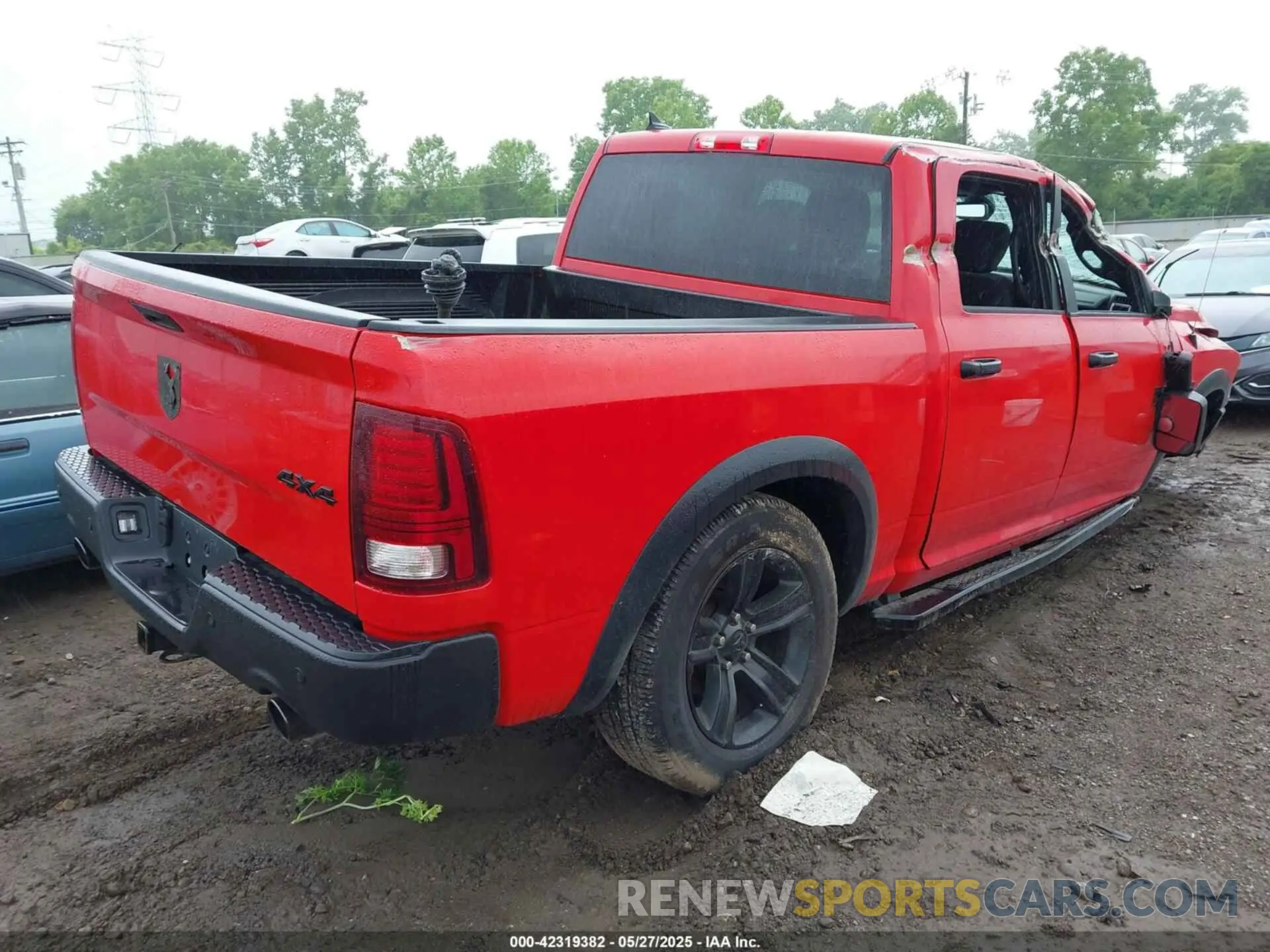 4 Photograph of a damaged car 1C6RR7LT4NS155505 RAM 1500 CLASSIC 2022