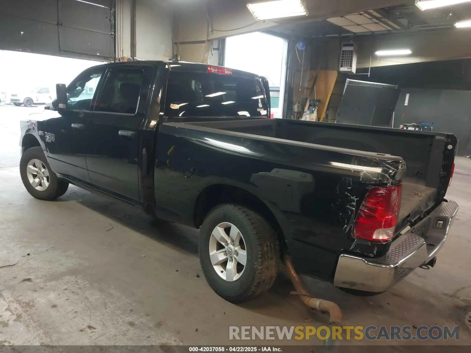 3 Photograph of a damaged car 1C6RR7ST8NS233494 RAM 1500 CLASSIC 2022