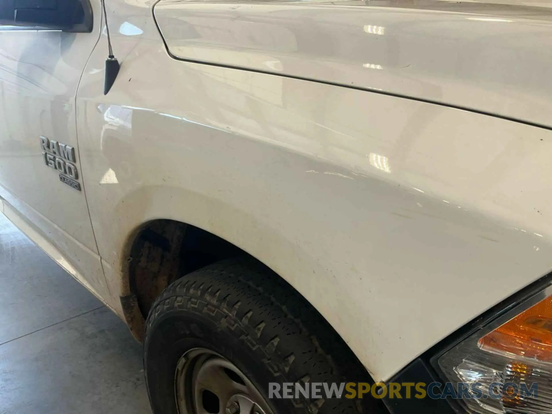 22 Photograph of a damaged car 3C6JR6DG0NG300832 RAM 1500 CLASSIC 2022