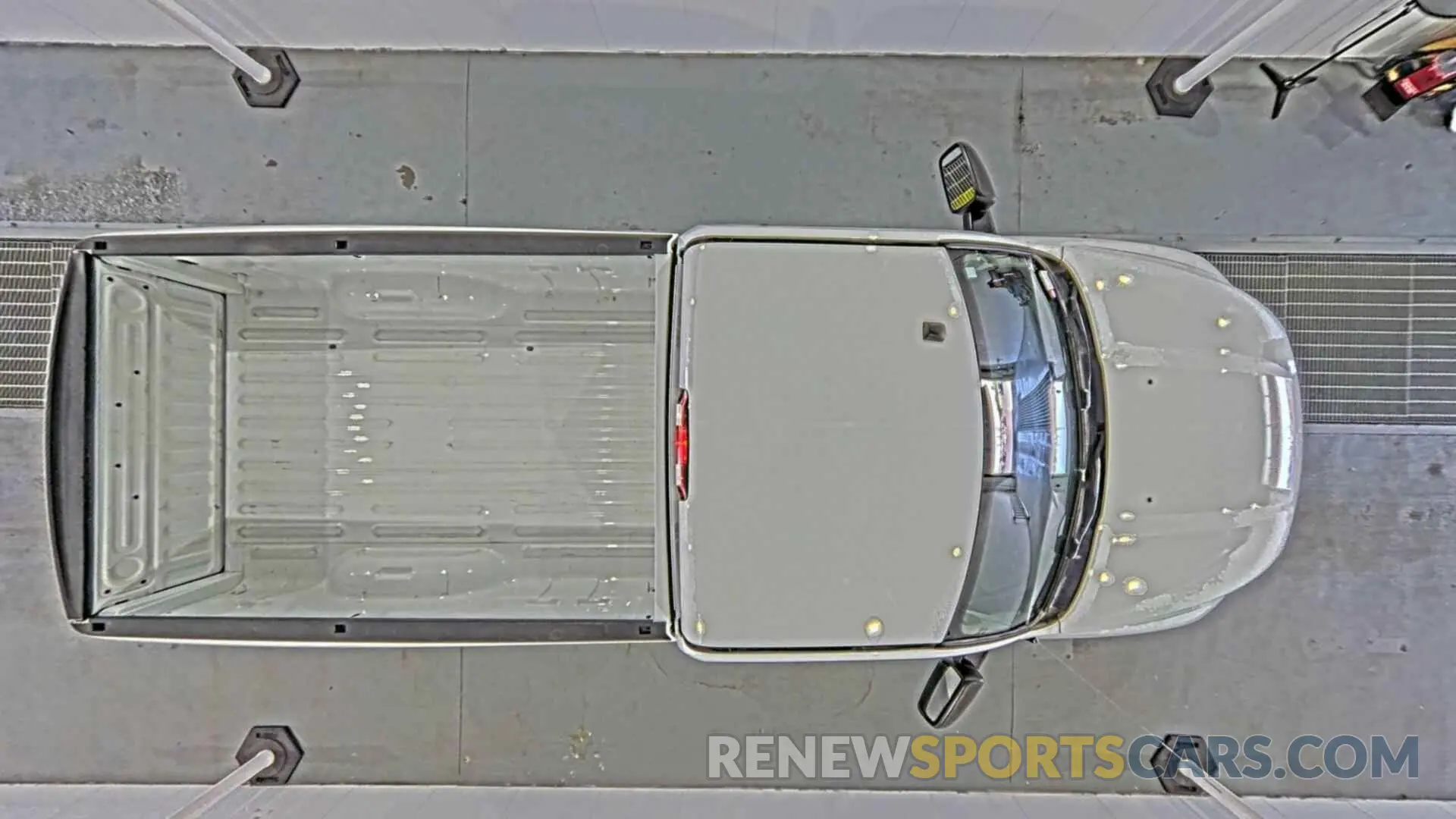 16 Photograph of a damaged car 3C6JR6DG4NG313518 RAM 1500 CLASSIC 2022