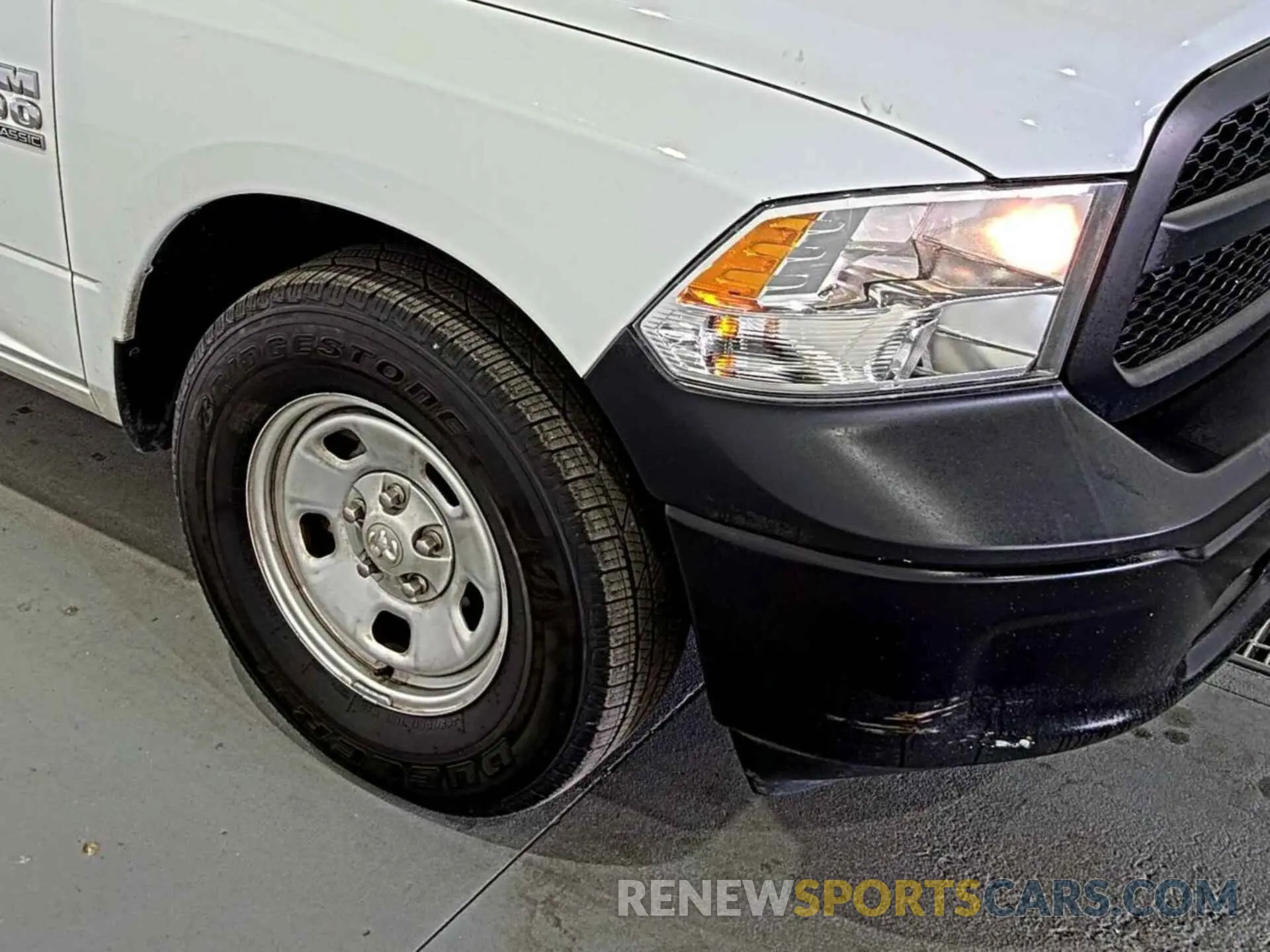 23 Photograph of a damaged car 3C6JR6DG4NG313518 RAM 1500 CLASSIC 2022