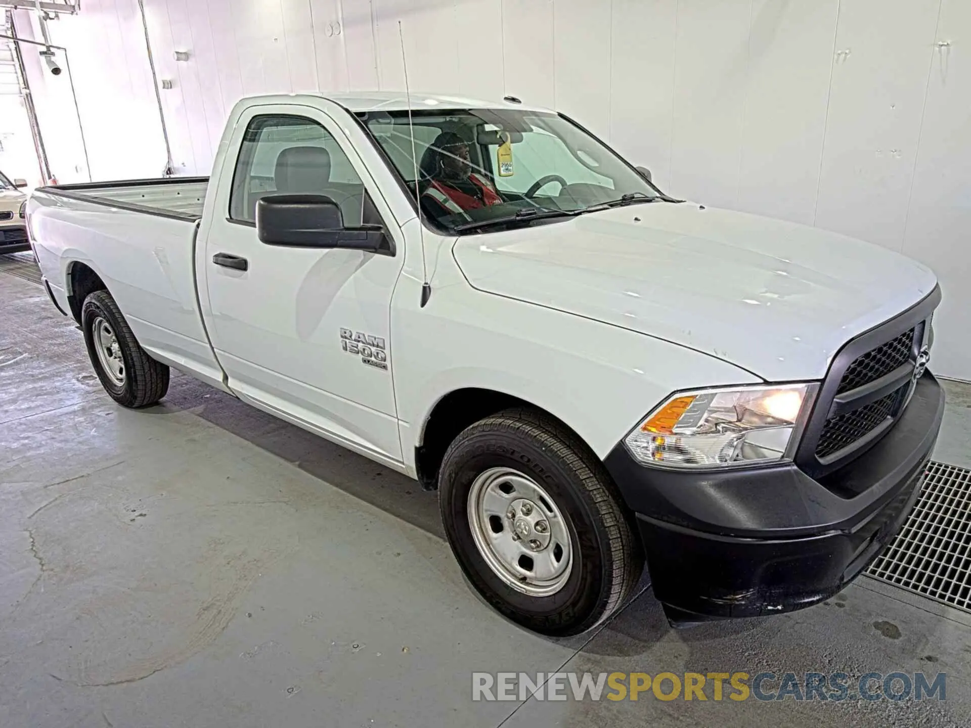 27 Photograph of a damaged car 3C6JR6DG4NG313518 RAM 1500 CLASSIC 2022