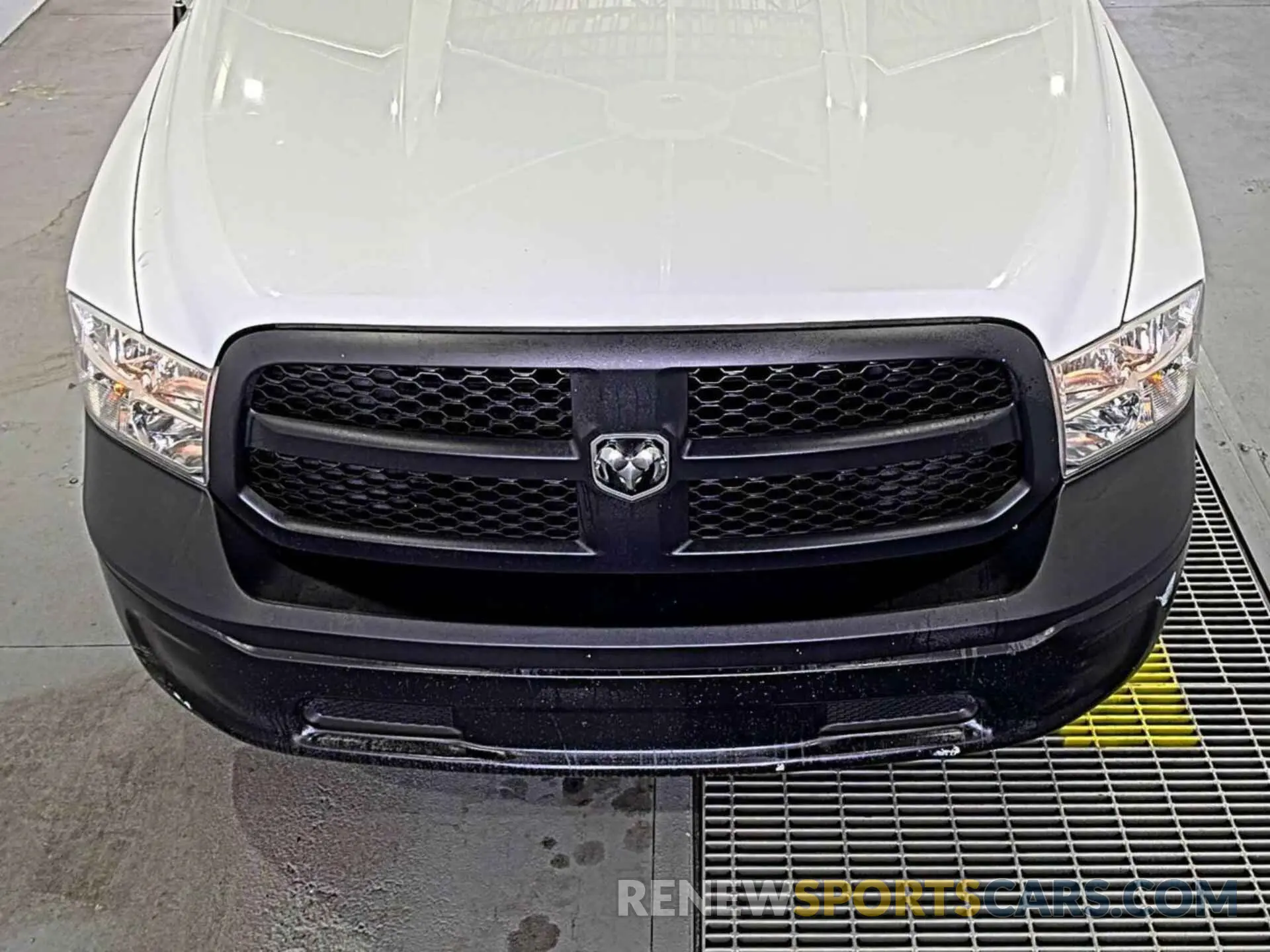 7 Photograph of a damaged car 3C6JR6DG4NG313518 RAM 1500 CLASSIC 2022
