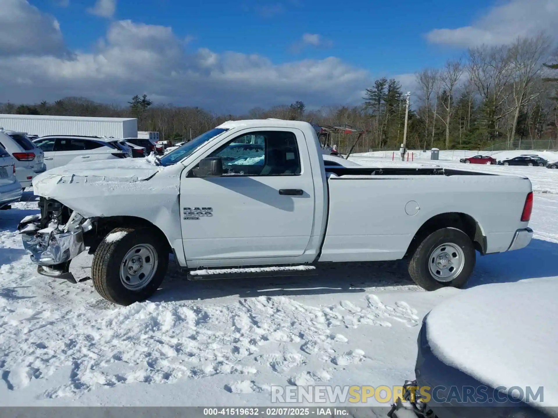 14 Photograph of a damaged car 3C6JR6DG4NG412663 RAM 1500 CLASSIC 2022