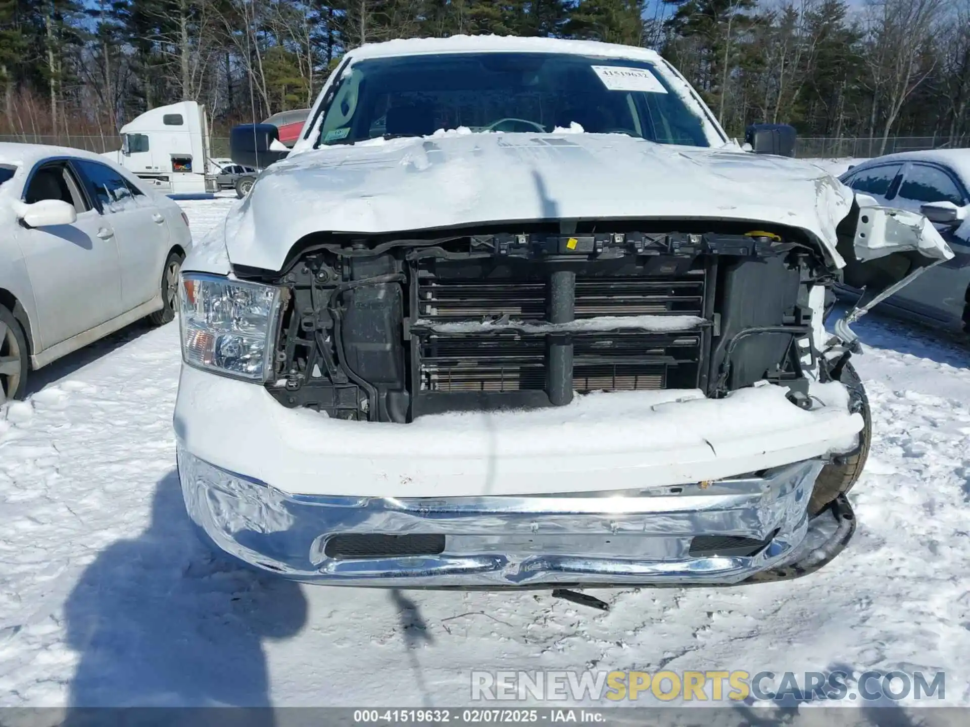 18 Photograph of a damaged car 3C6JR6DG4NG412663 RAM 1500 CLASSIC 2022