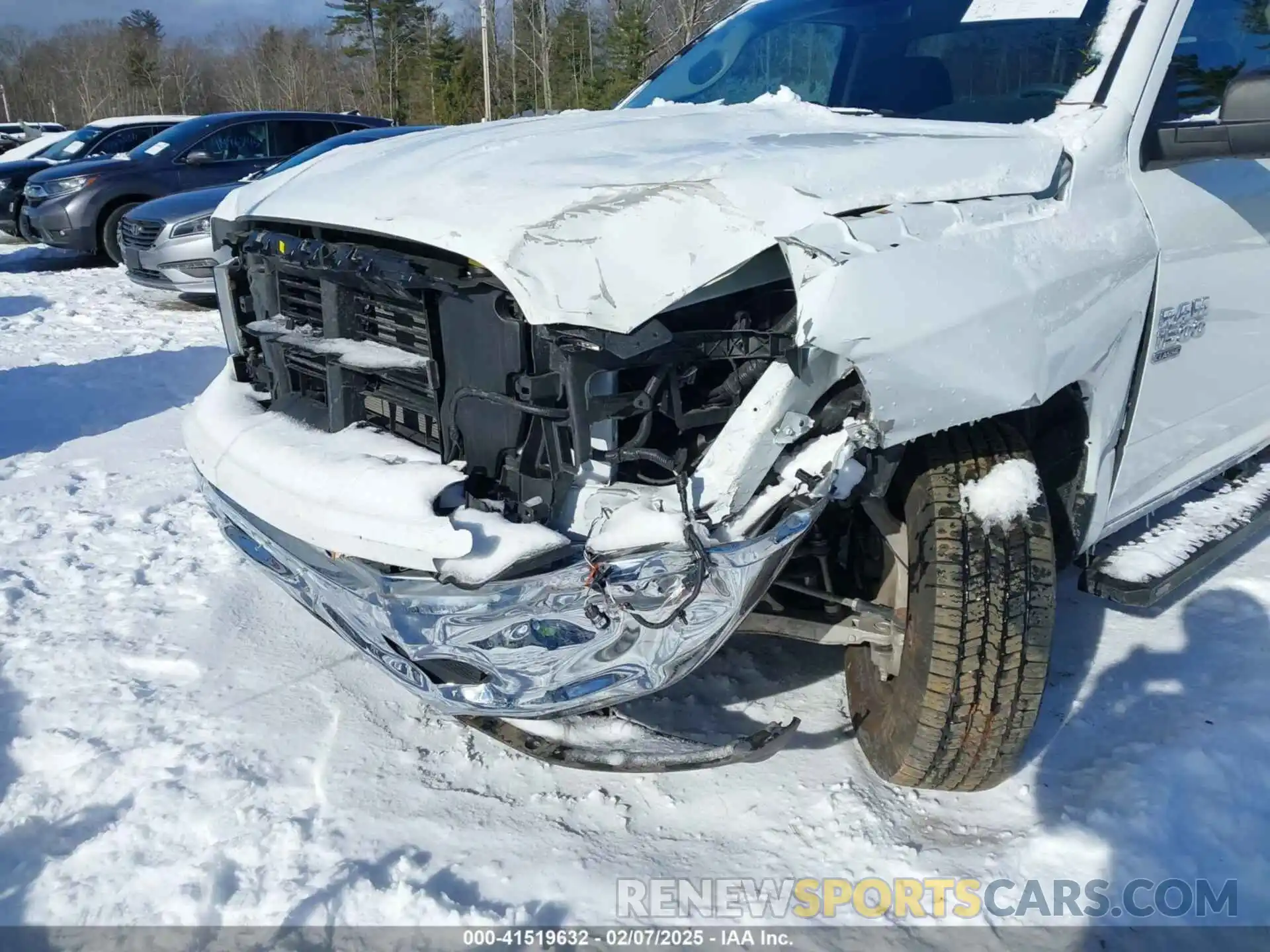 6 Photograph of a damaged car 3C6JR6DG4NG412663 RAM 1500 CLASSIC 2022