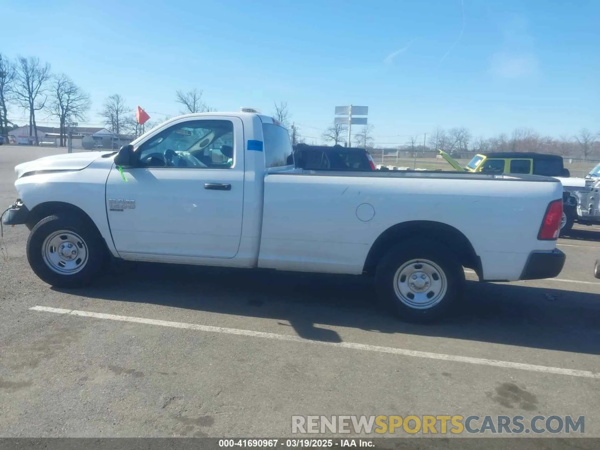 14 Photograph of a damaged car 3C6JR6DG5NG441976 RAM 1500 CLASSIC 2022