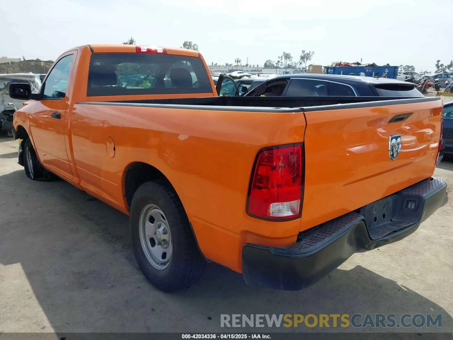 3 Photograph of a damaged car 3C6JR6DG9NG172204 RAM 1500 CLASSIC 2022