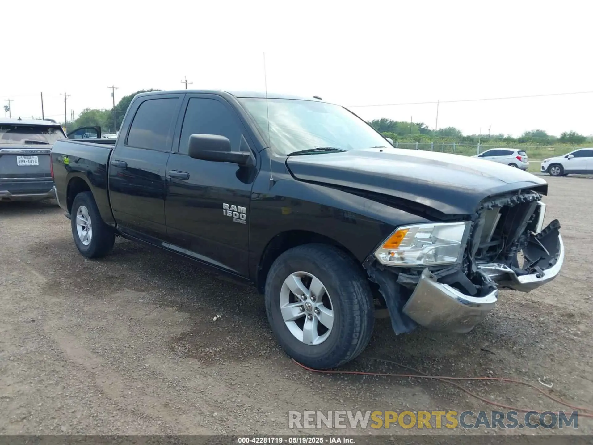 1 Photograph of a damaged car 3C6RR6KG4NG172472 RAM 1500 CLASSIC 2022