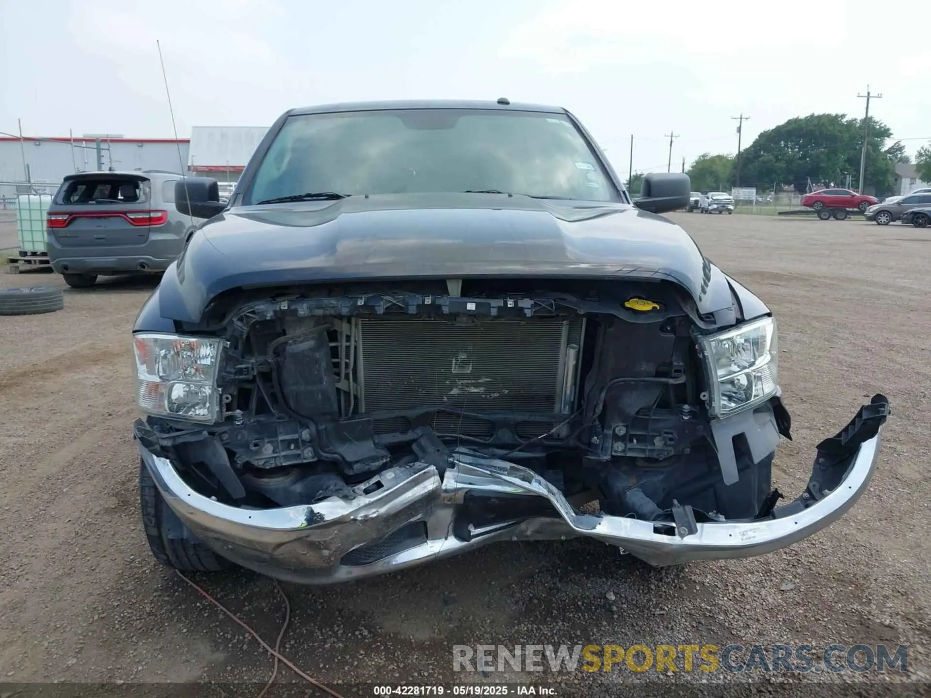 13 Photograph of a damaged car 3C6RR6KG4NG172472 RAM 1500 CLASSIC 2022