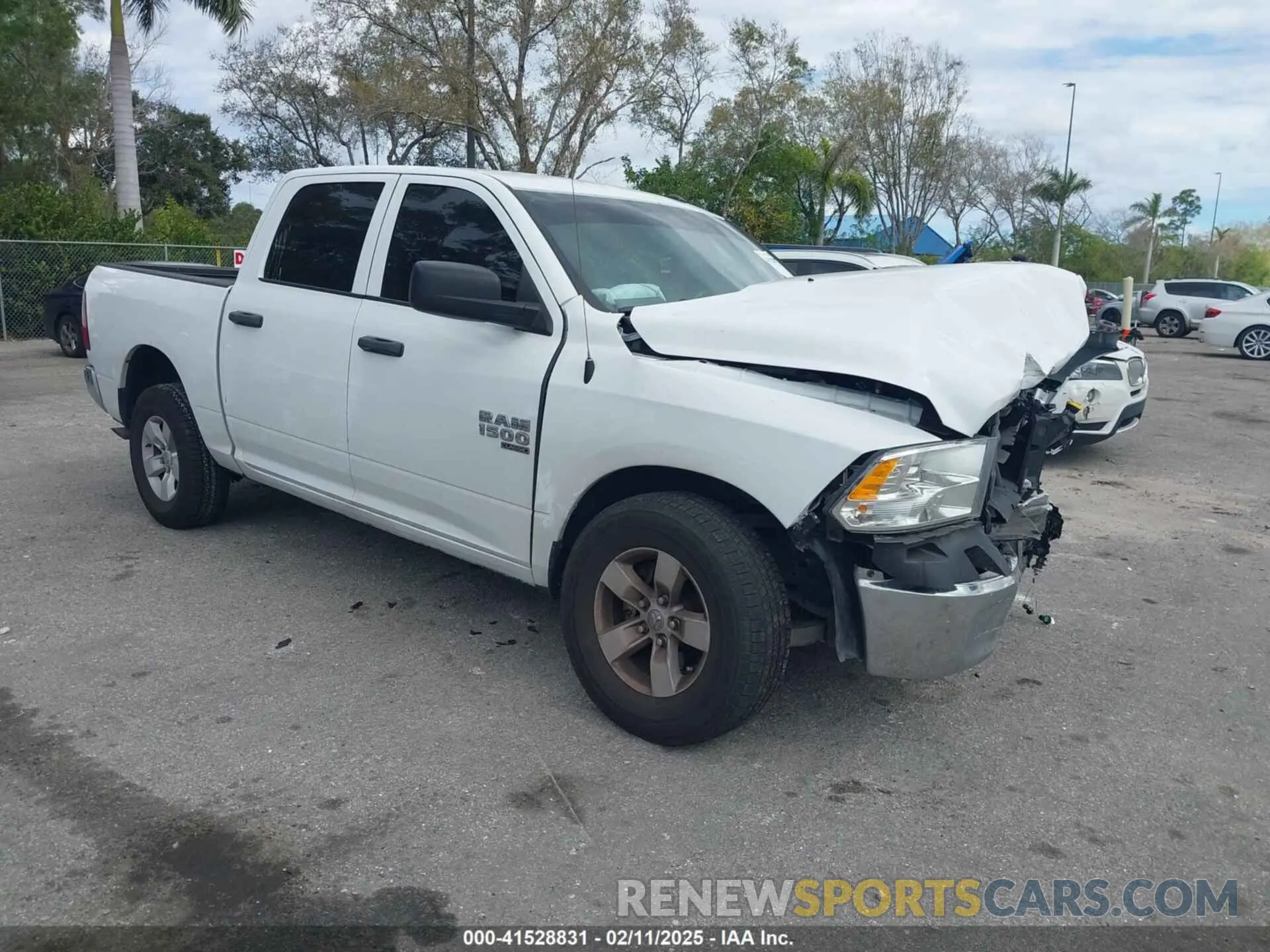 1 Photograph of a damaged car 3C6RR6KG5NG352432 RAM 1500 CLASSIC 2022