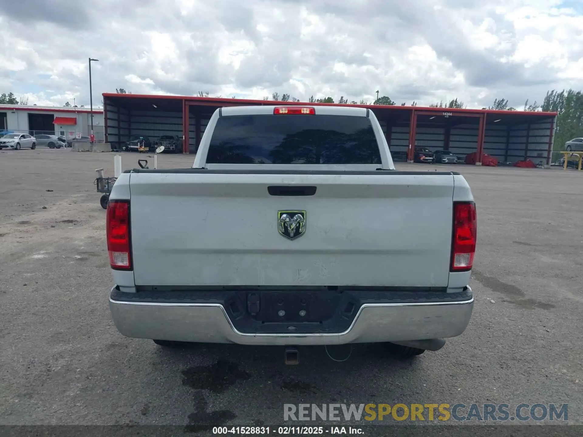 16 Photograph of a damaged car 3C6RR6KG5NG352432 RAM 1500 CLASSIC 2022