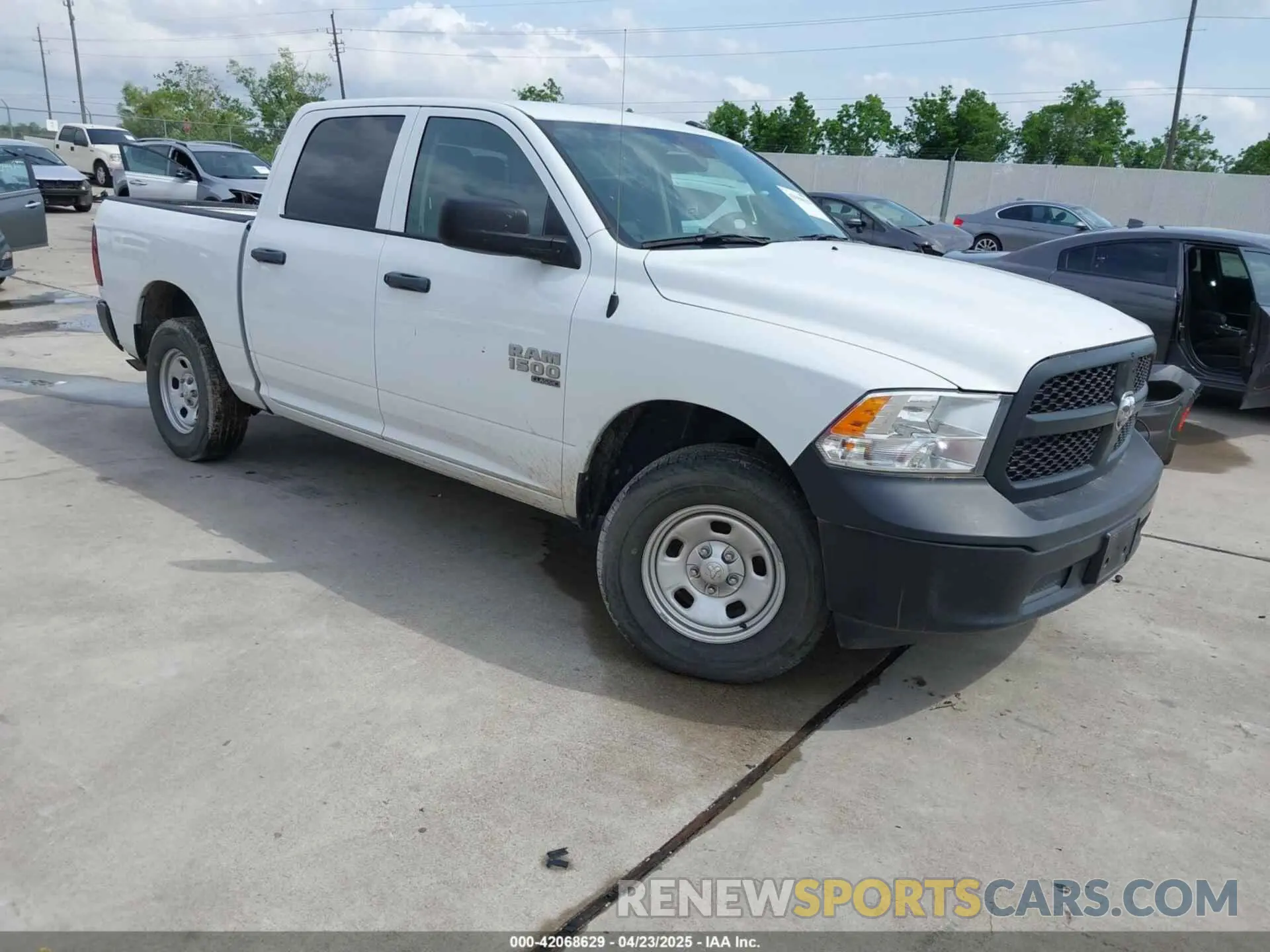 1 Photograph of a damaged car 3C6RR7KG3NG301503 RAM 1500 CLASSIC 2022