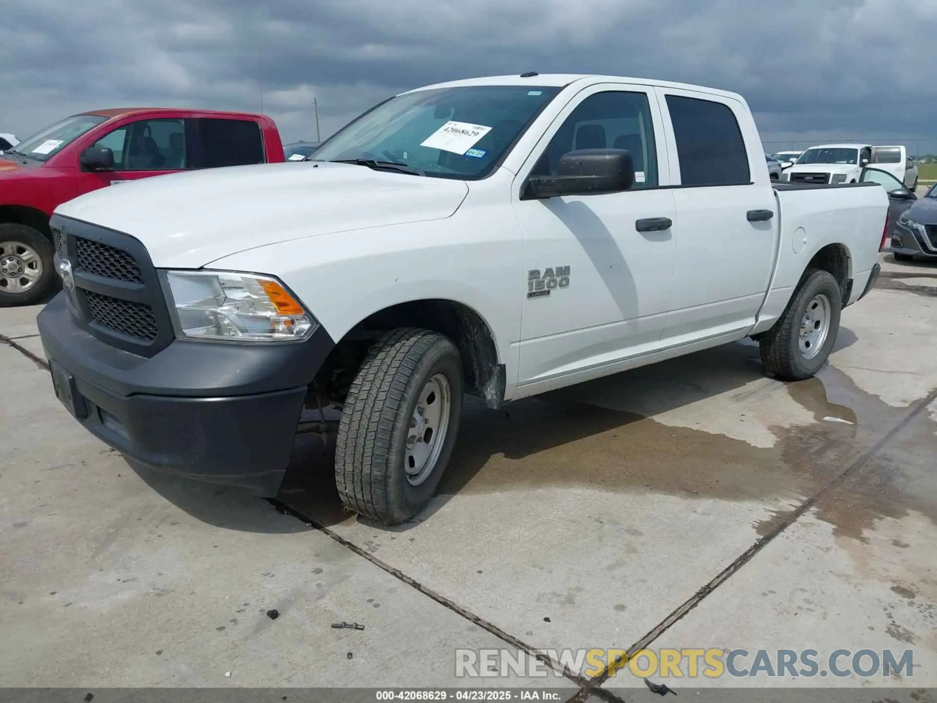 2 Photograph of a damaged car 3C6RR7KG3NG301503 RAM 1500 CLASSIC 2022