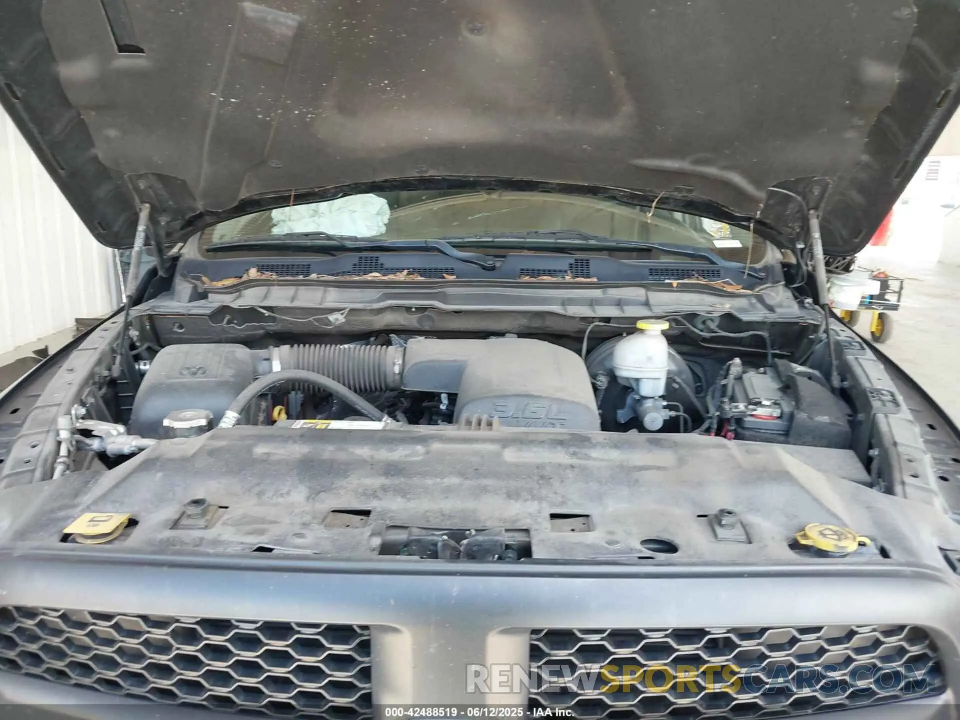 10 Photograph of a damaged car 3C6RR7KG7NG173850 RAM 1500 CLASSIC 2022
