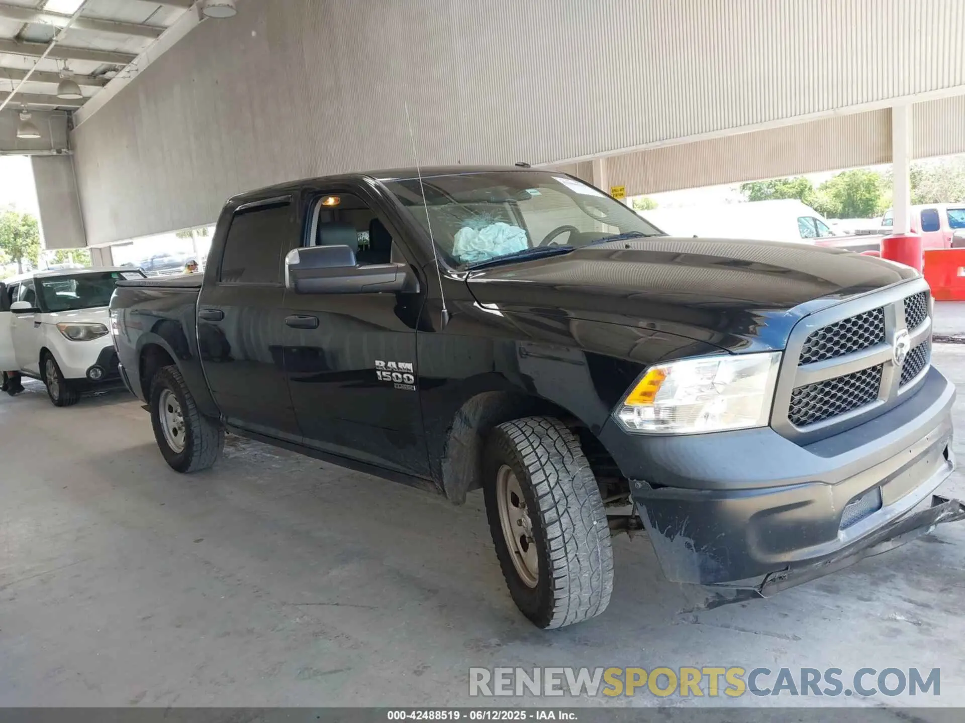 12 Photograph of a damaged car 3C6RR7KG7NG173850 RAM 1500 CLASSIC 2022