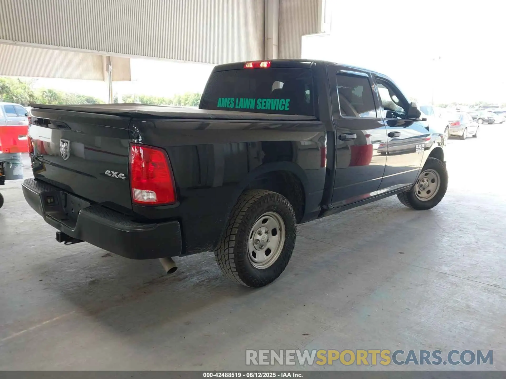 4 Photograph of a damaged car 3C6RR7KG7NG173850 RAM 1500 CLASSIC 2022