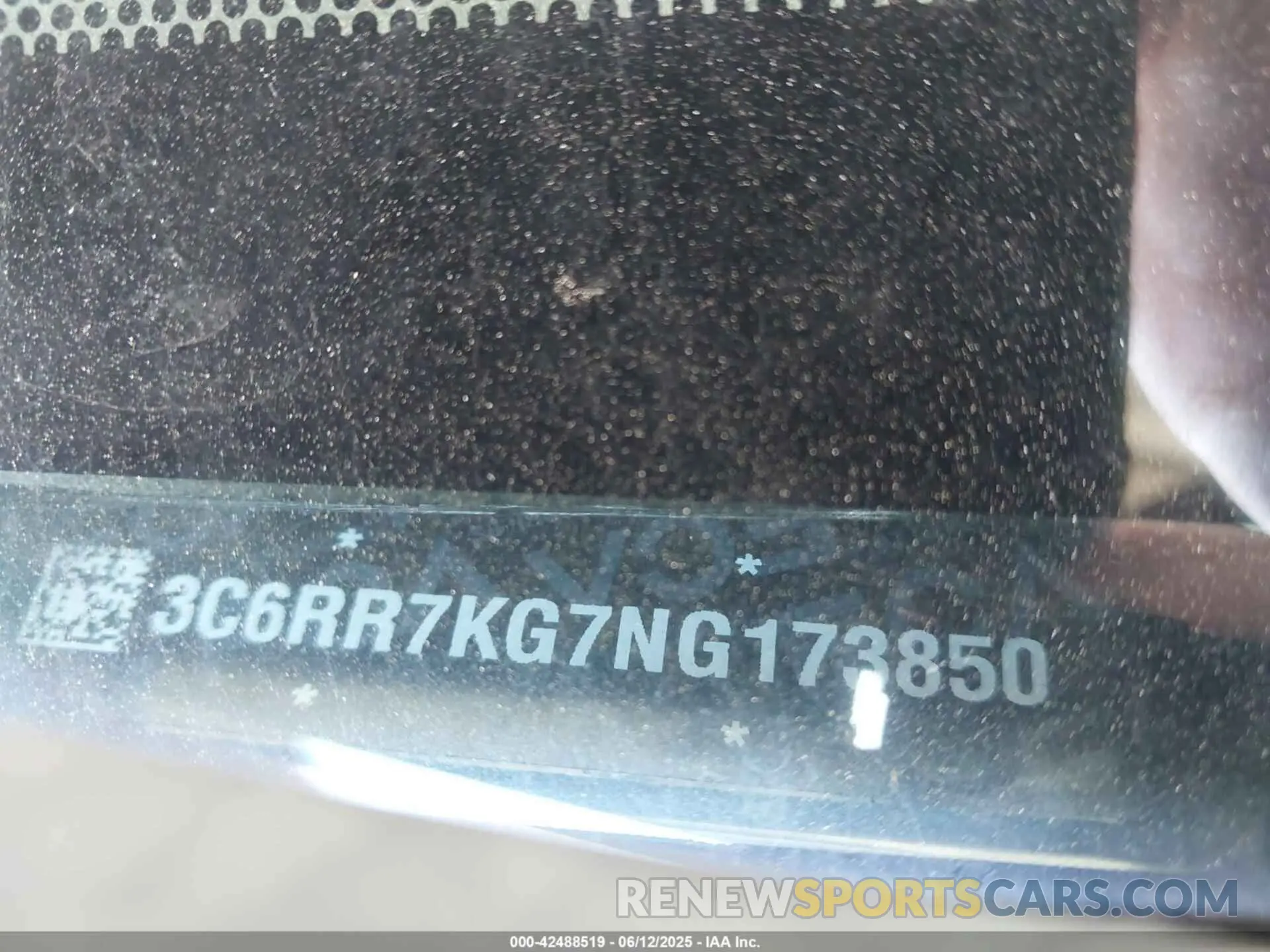 9 Photograph of a damaged car 3C6RR7KG7NG173850 RAM 1500 CLASSIC 2022