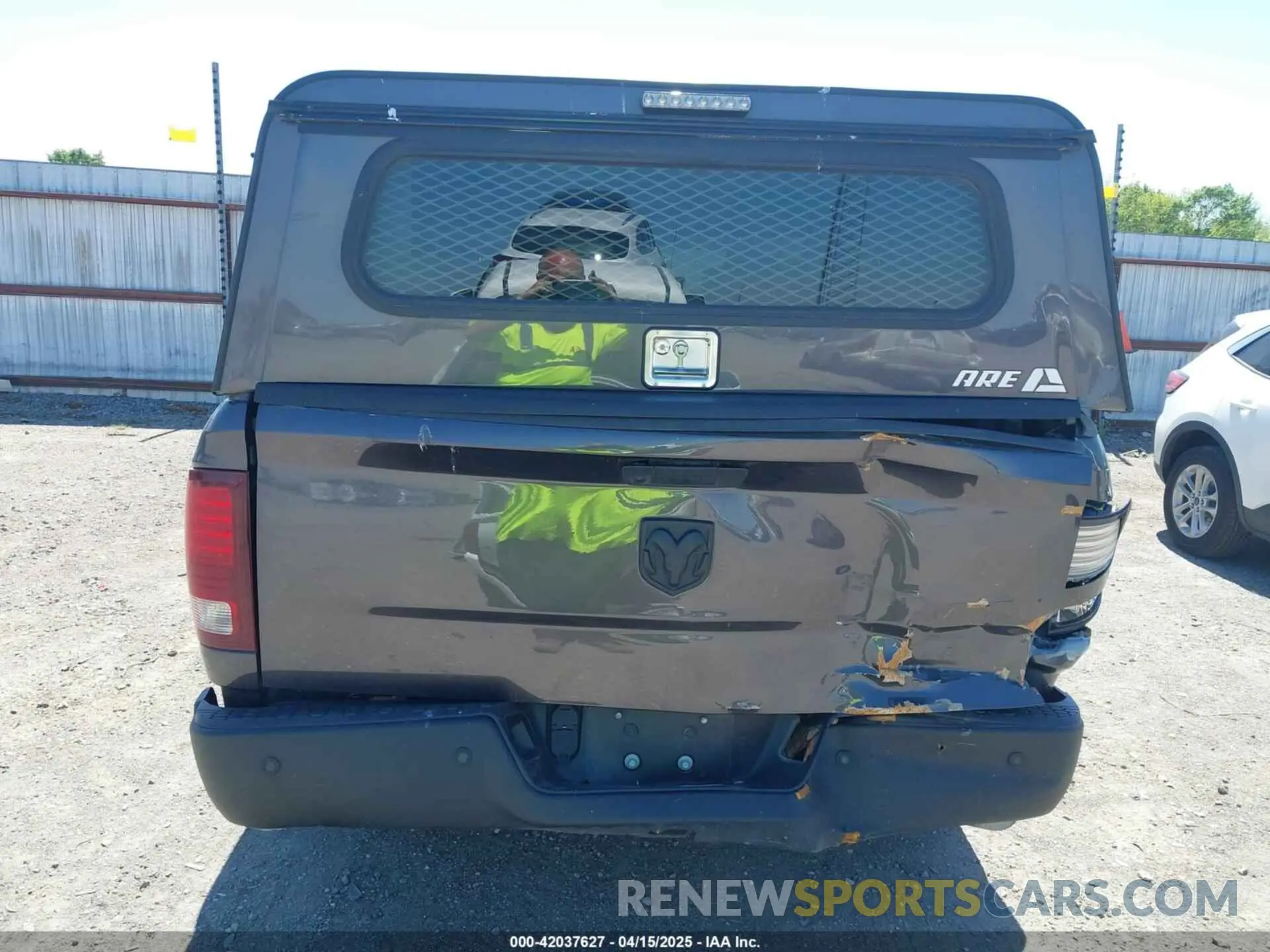 6 Photograph of a damaged car 1C6RR6GG1PS595594 RAM 1500 CLASSIC 2023