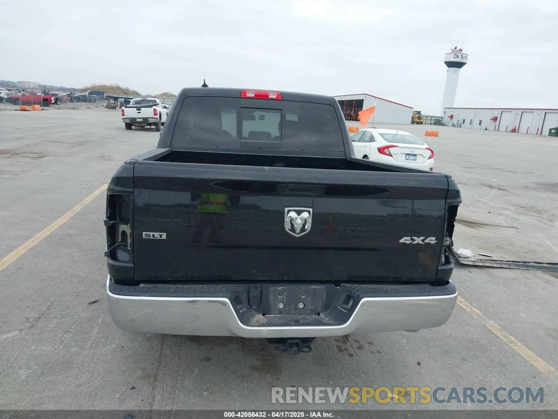 17 Photograph of a damaged car 1C6RR7LG9PS551886 RAM 1500 CLASSIC 2023
