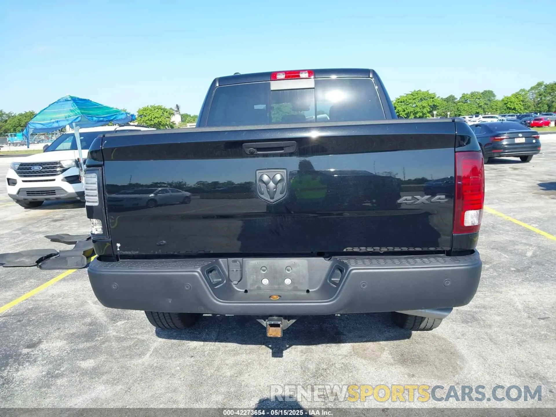 16 Photograph of a damaged car 1C6RR7LG9PS596116 RAM 1500 CLASSIC 2023