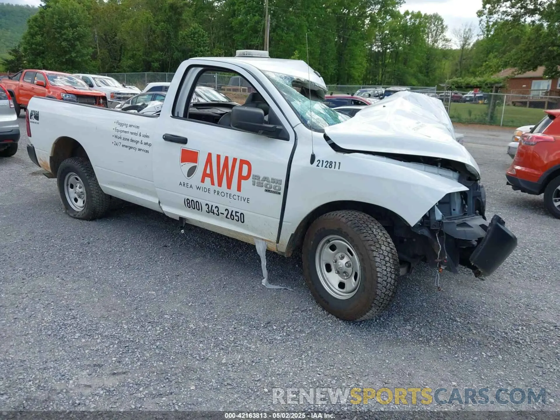 1 Photograph of a damaged car 3C6JR6DG2PG541035 RAM 1500 CLASSIC 2023