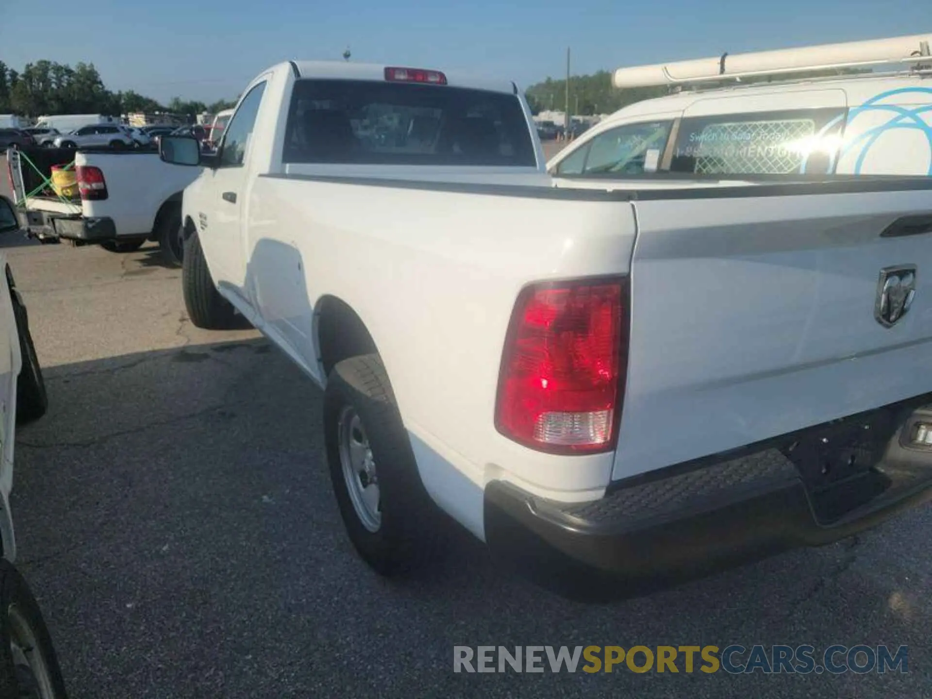 28 Photograph of a damaged car 3C6JR6DG9PG541100 RAM 1500 CLASSIC 2023