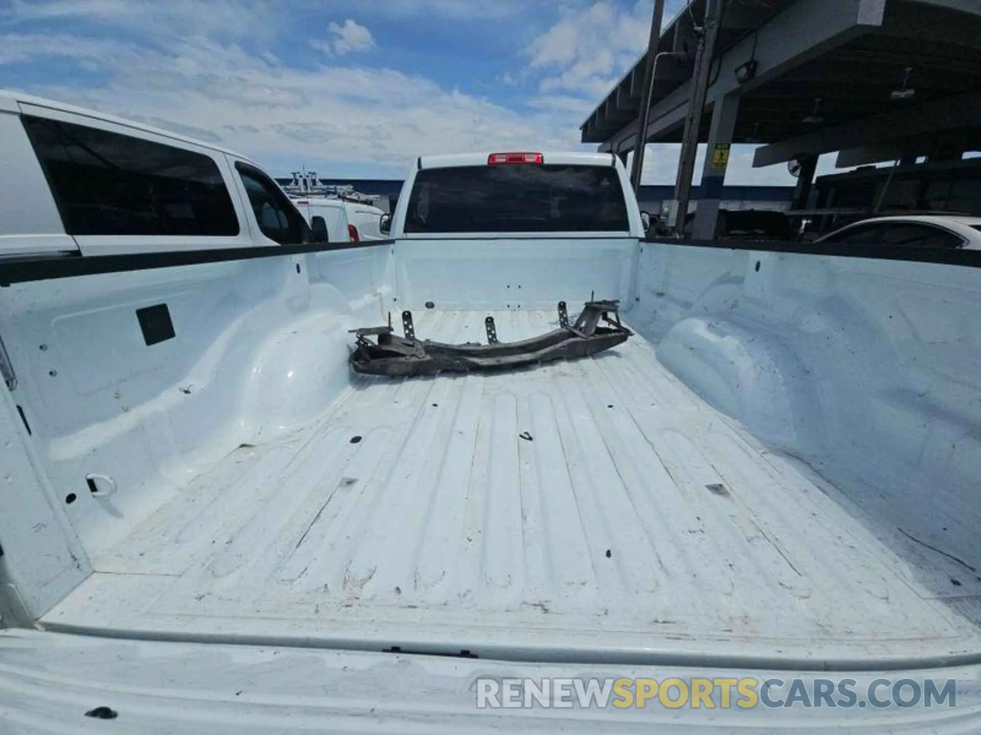 5 Photograph of a damaged car 3C6JR6DT5PG673896 RAM 1500 CLASSIC 2023