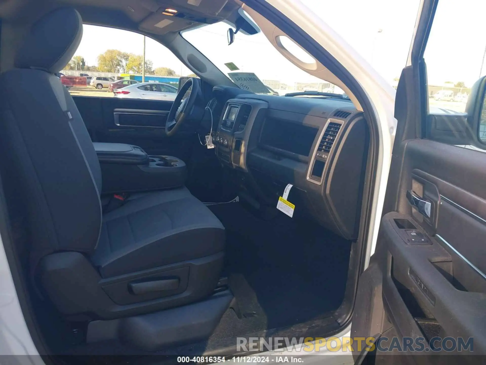 5 Photograph of a damaged car 3C6JR6DT8PG639452 RAM 1500 CLASSIC 2023