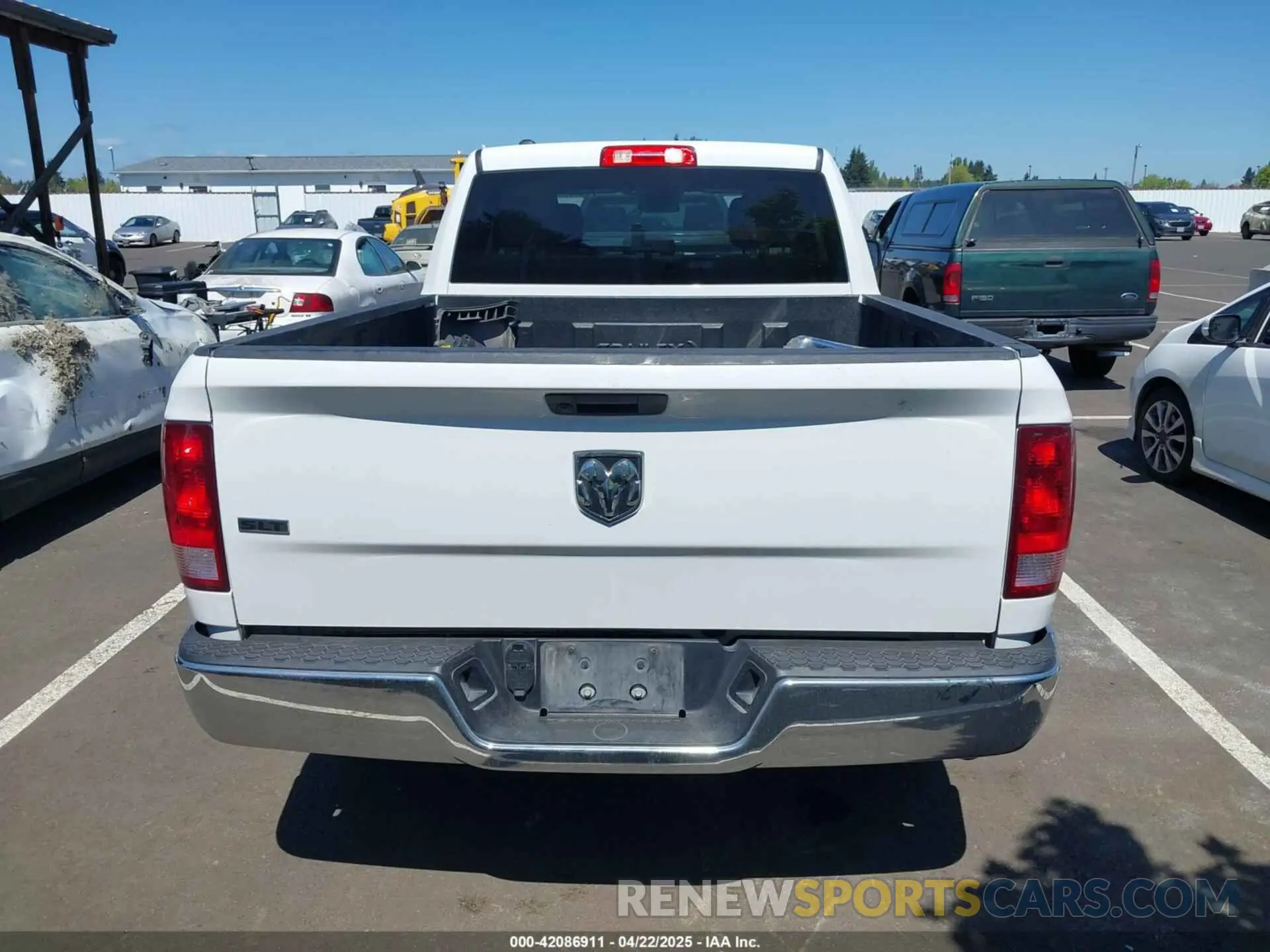 17 Photograph of a damaged car 1C6RR6GG4RS135980 RAM 1500 CLASSIC 2024