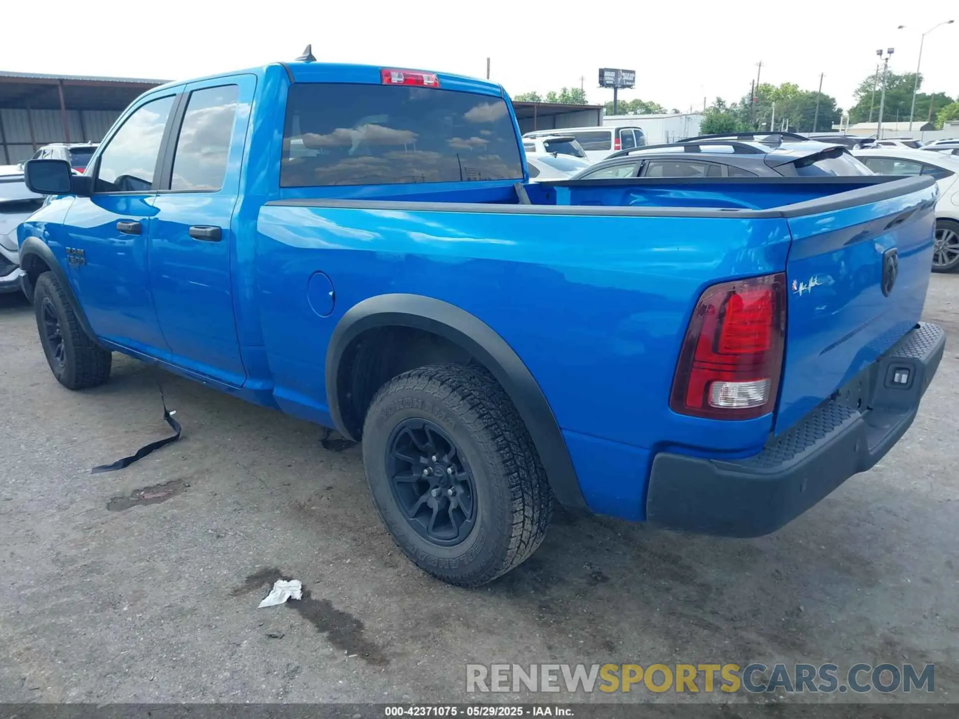 3 Photograph of a damaged car 1C6RR6GG9RS128958 RAM 1500 CLASSIC 2024