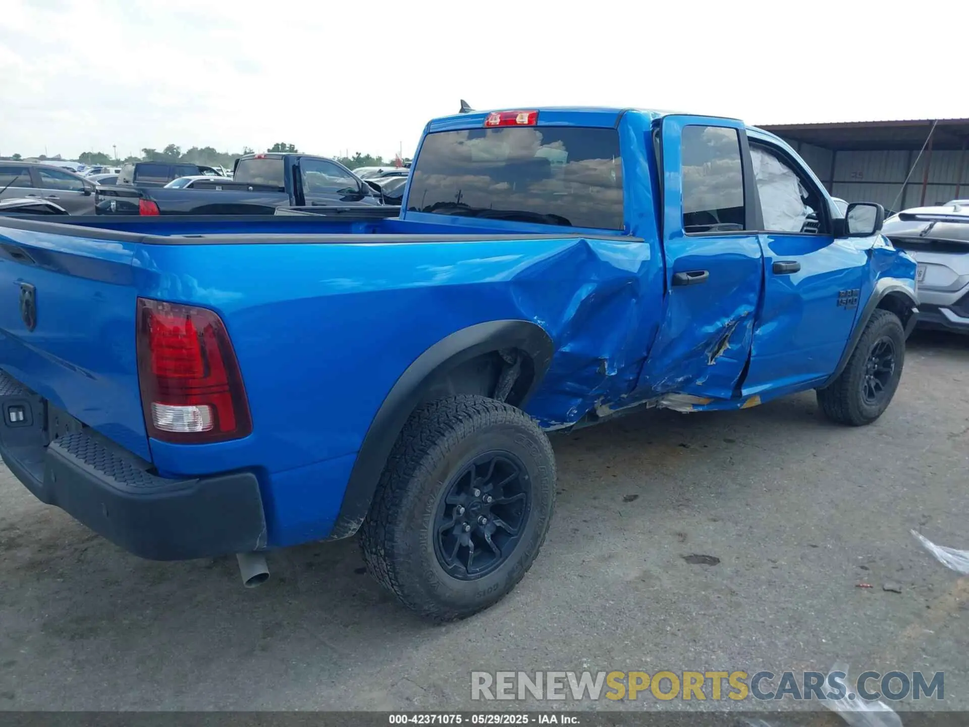 4 Photograph of a damaged car 1C6RR6GG9RS128958 RAM 1500 CLASSIC 2024