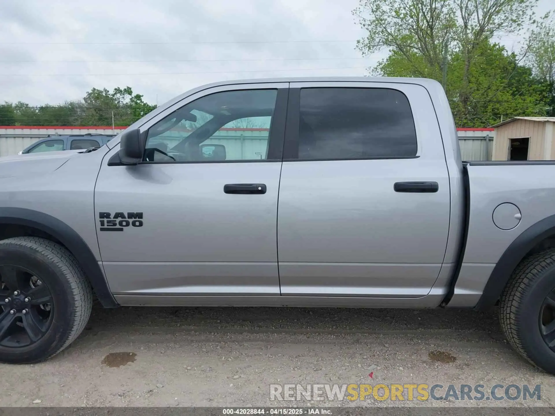14 Photograph of a damaged car 1C6RR6LG0RS128661 RAM 1500 CLASSIC 2024