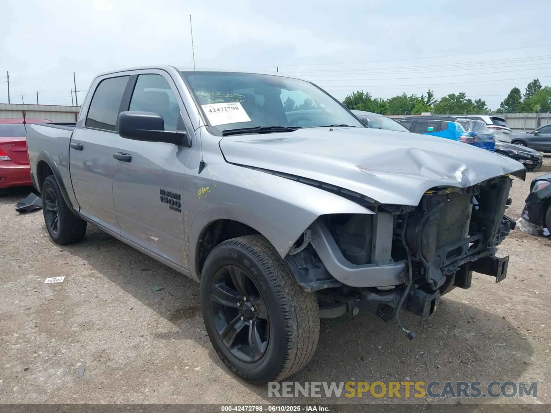 1 Photograph of a damaged car 1C6RR6LG2RS127561 RAM 1500 CLASSIC 2024