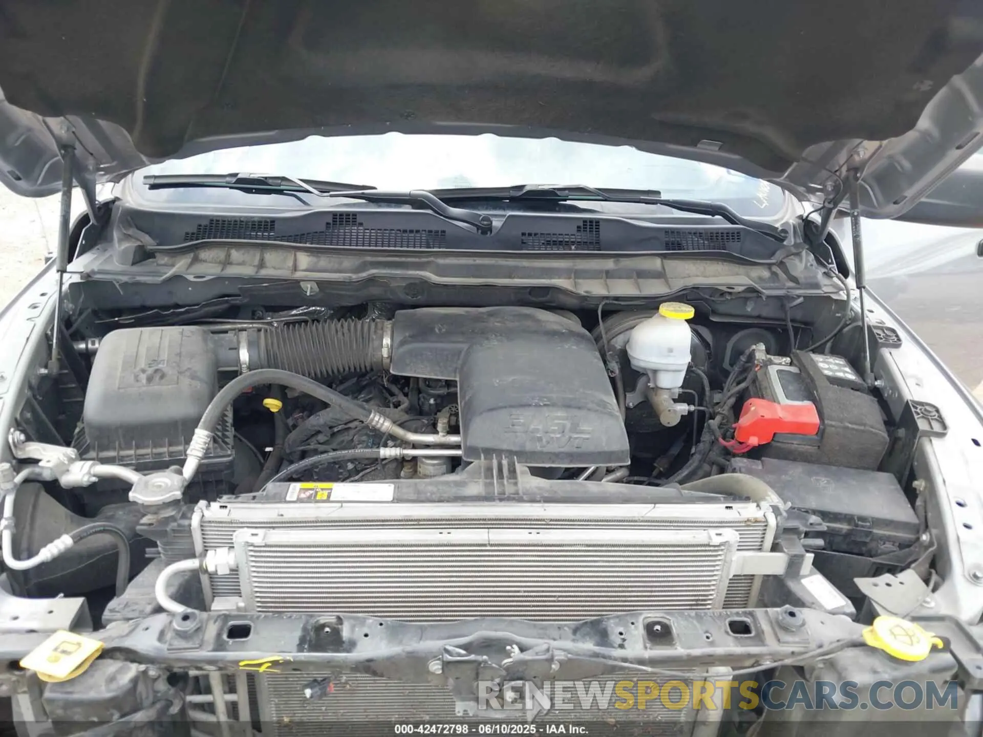 10 Photograph of a damaged car 1C6RR6LG2RS127561 RAM 1500 CLASSIC 2024