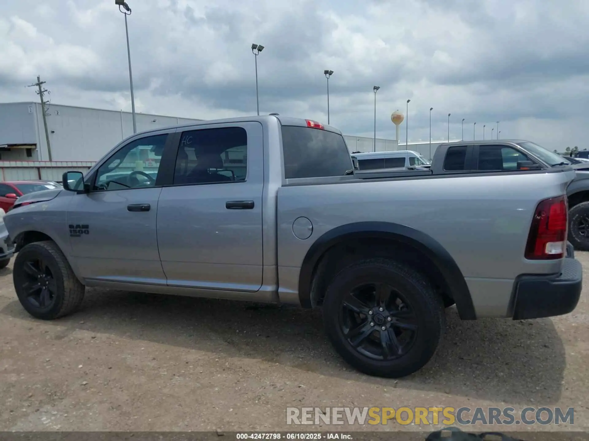15 Photograph of a damaged car 1C6RR6LG2RS127561 RAM 1500 CLASSIC 2024