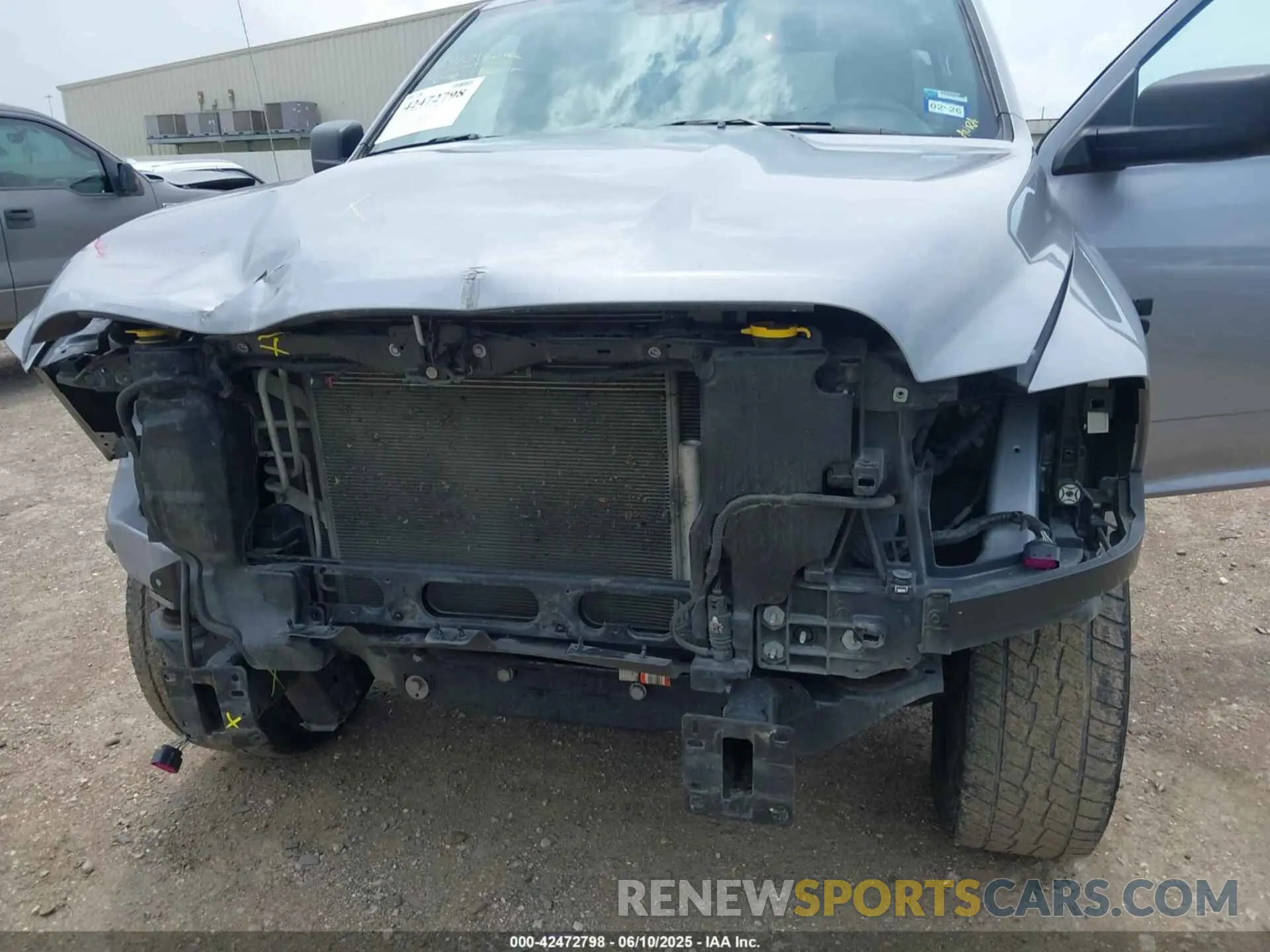 6 Photograph of a damaged car 1C6RR6LG2RS127561 RAM 1500 CLASSIC 2024