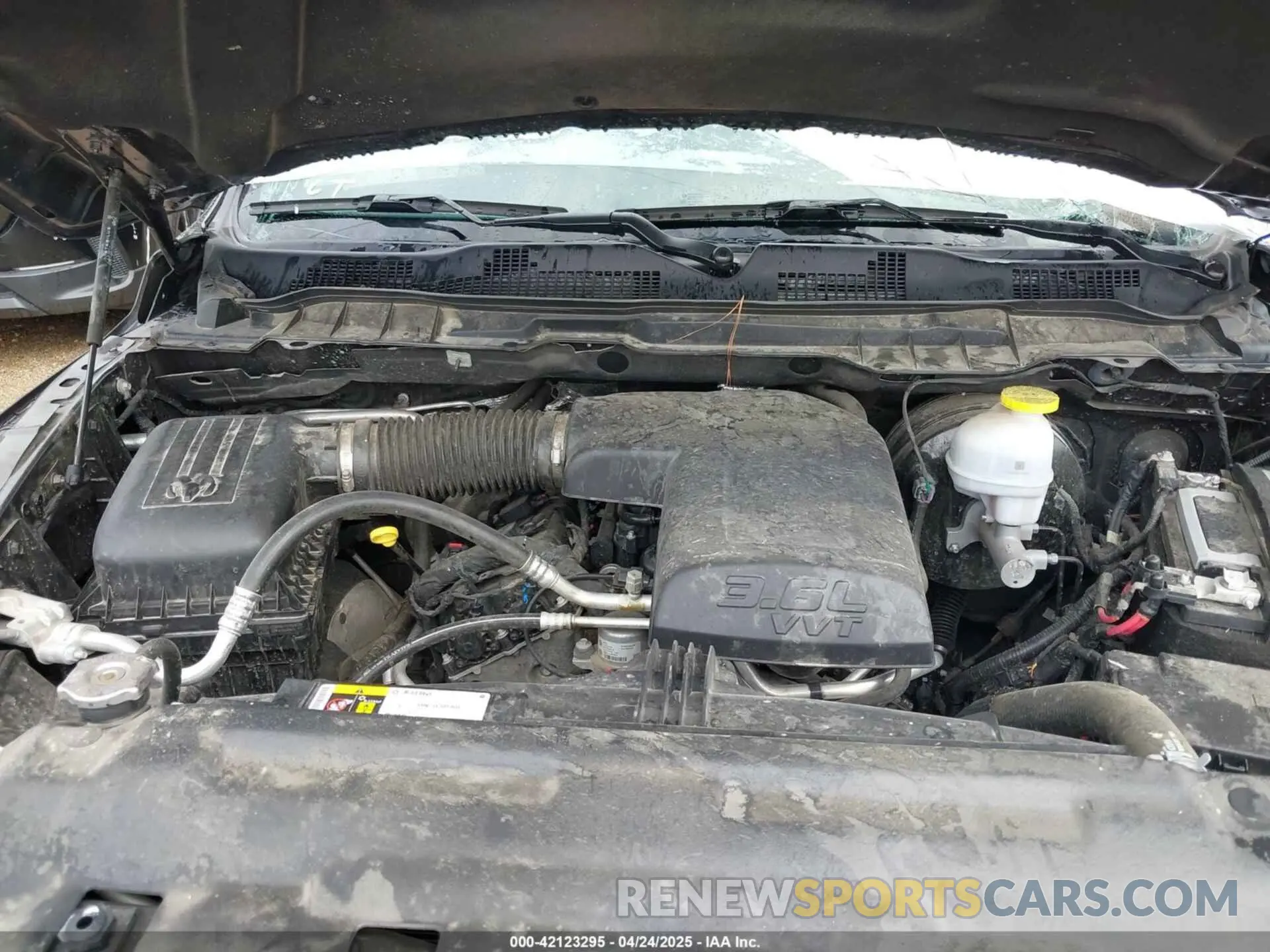 10 Photograph of a damaged car 1C6RR6LG4RS123320 RAM 1500 CLASSIC 2024